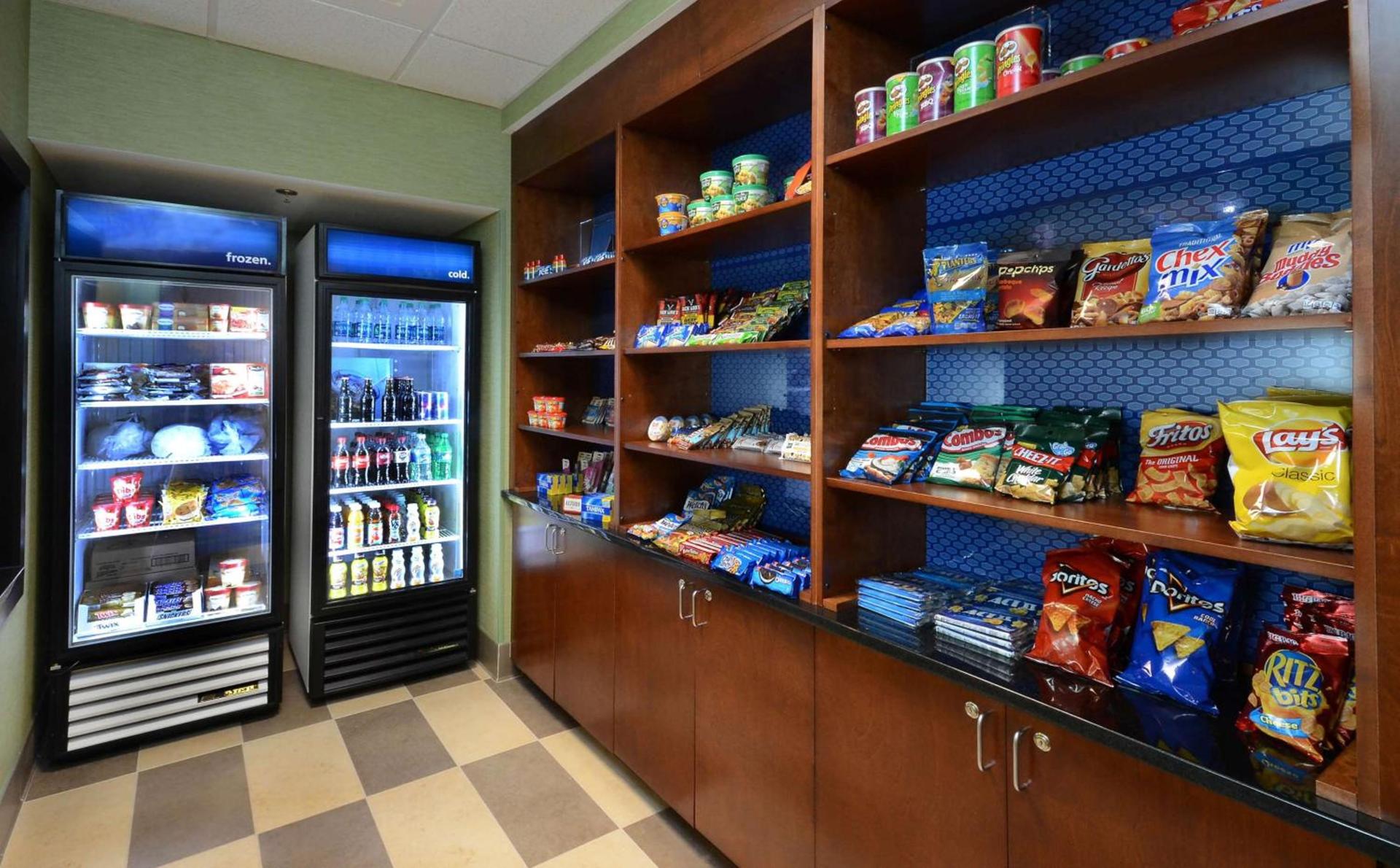 Hampton Inn and Suites Lynchburg photo 13