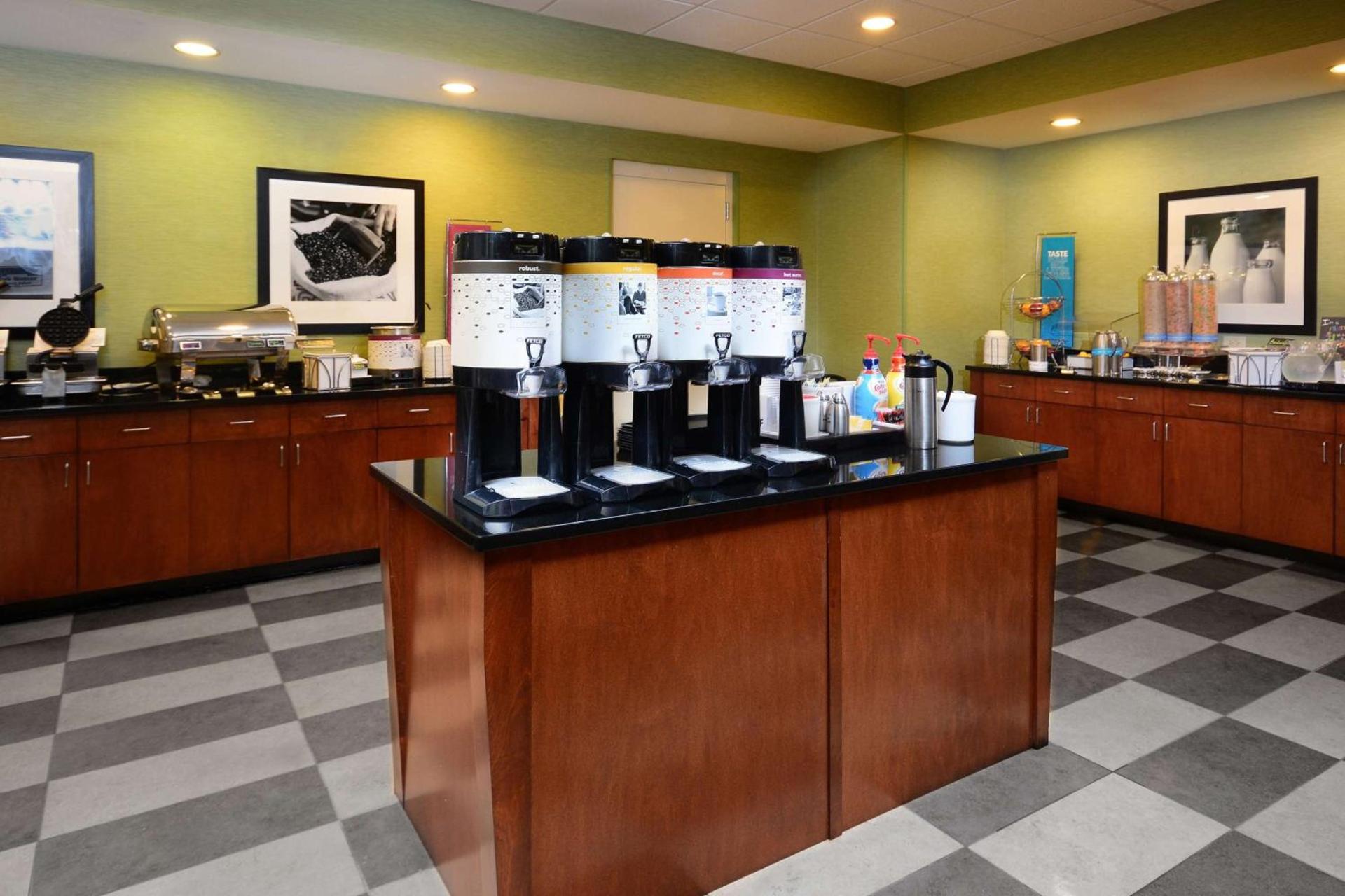 Hampton Inn and Suites Lynchburg photo 14