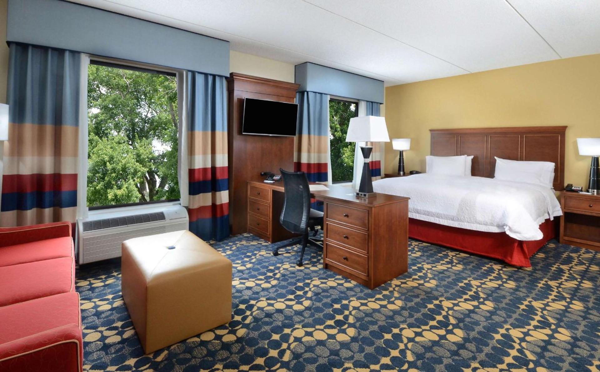 Hampton Inn and Suites Lynchburg photo 30