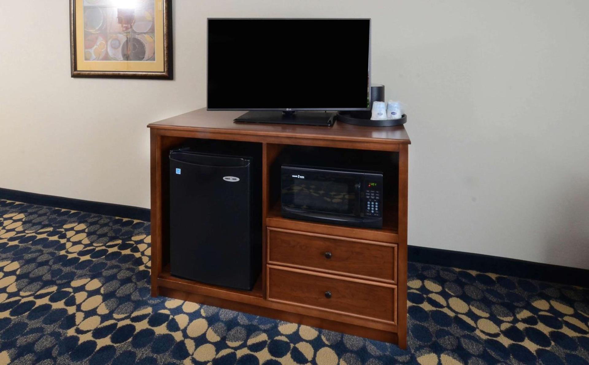 Hampton Inn and Suites Lynchburg photo 35
