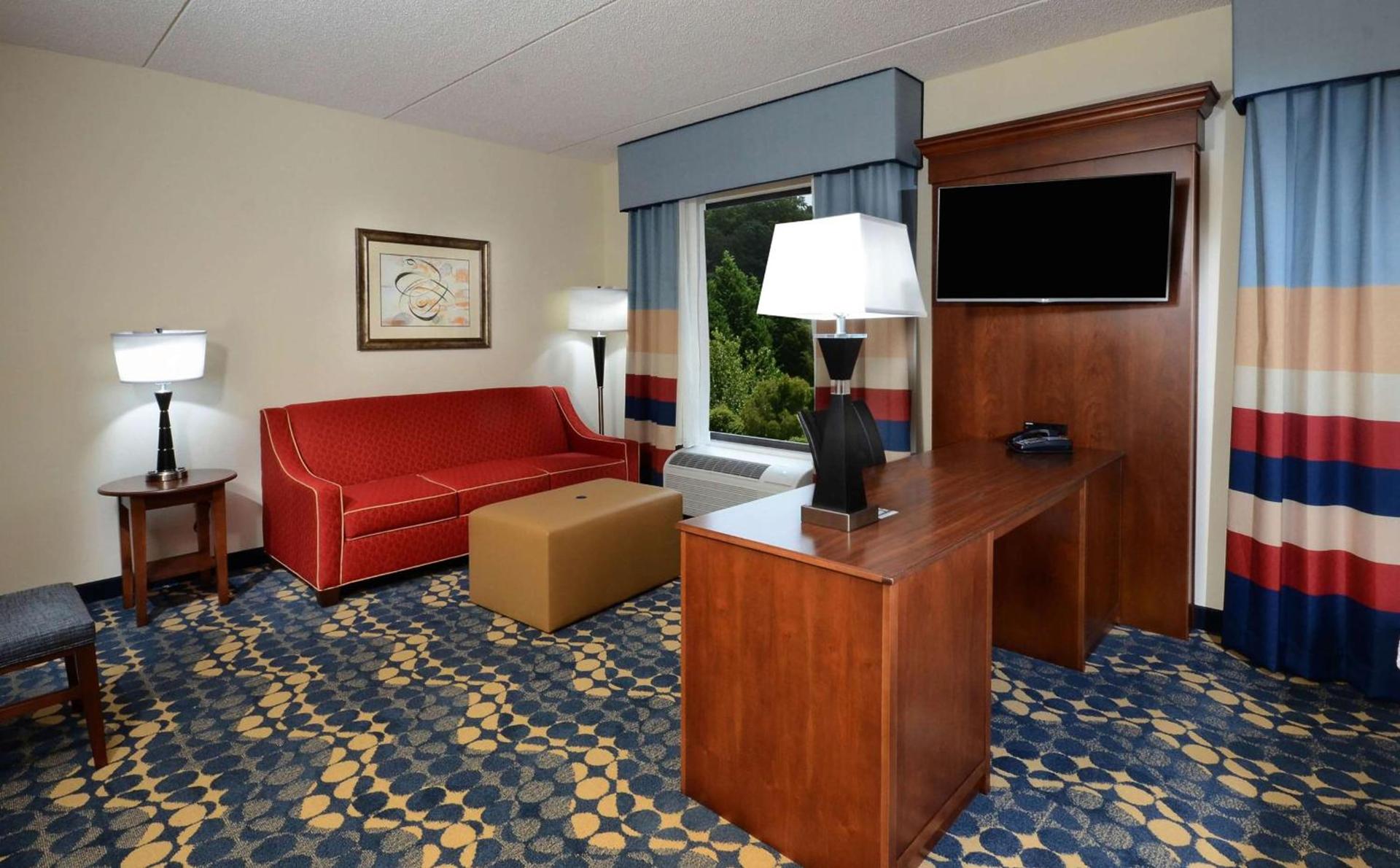 Hampton Inn and Suites Lynchburg photo 9