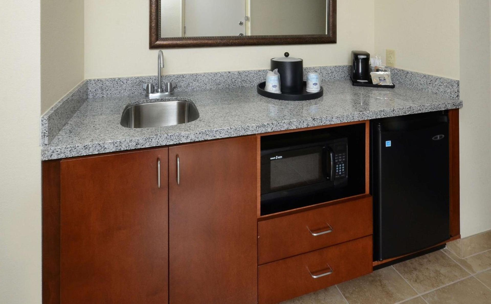 Hampton Inn and Suites Lynchburg photo 49