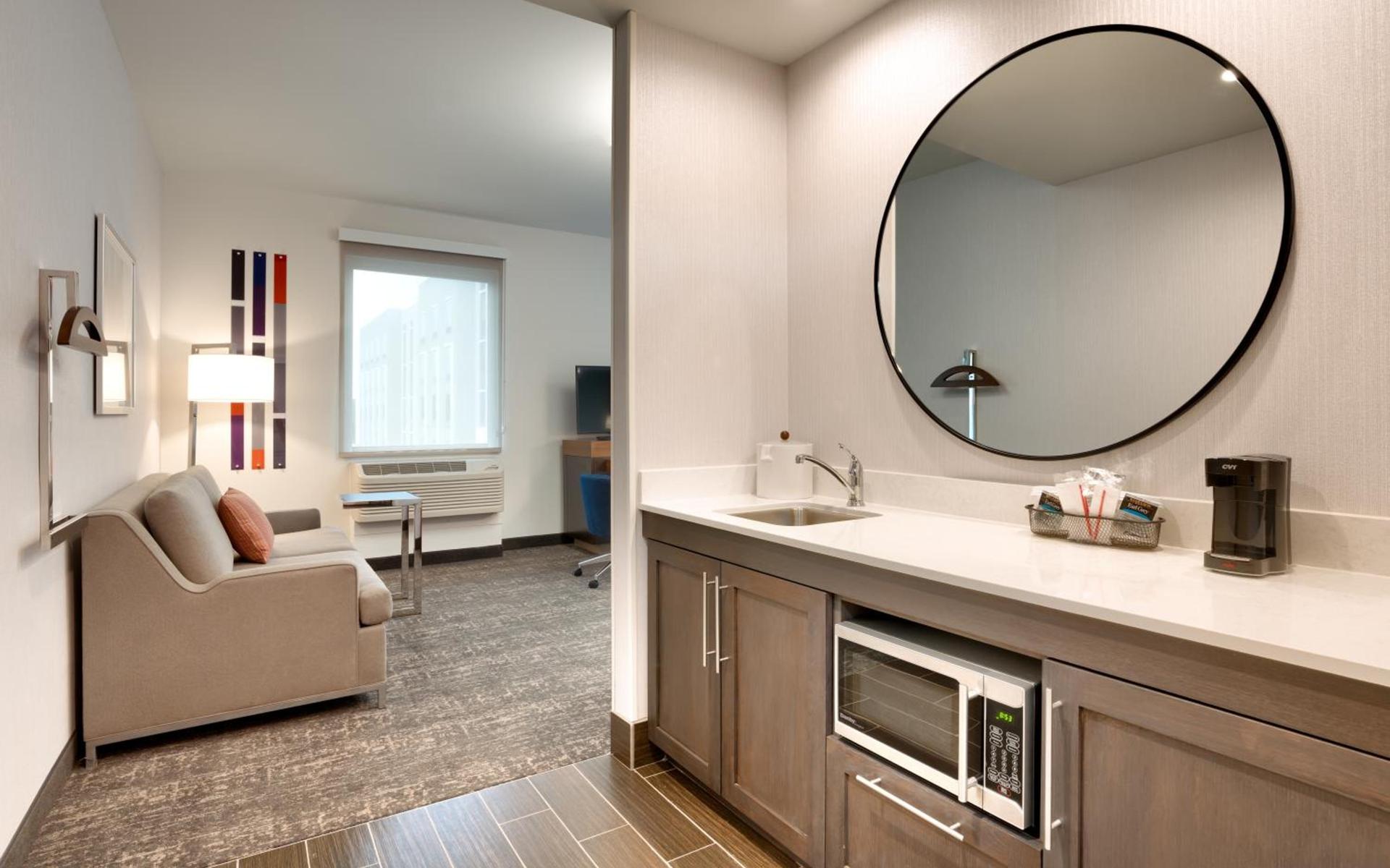 Hampton Inn & Suites Anaheim Resort Convention Center photo 12