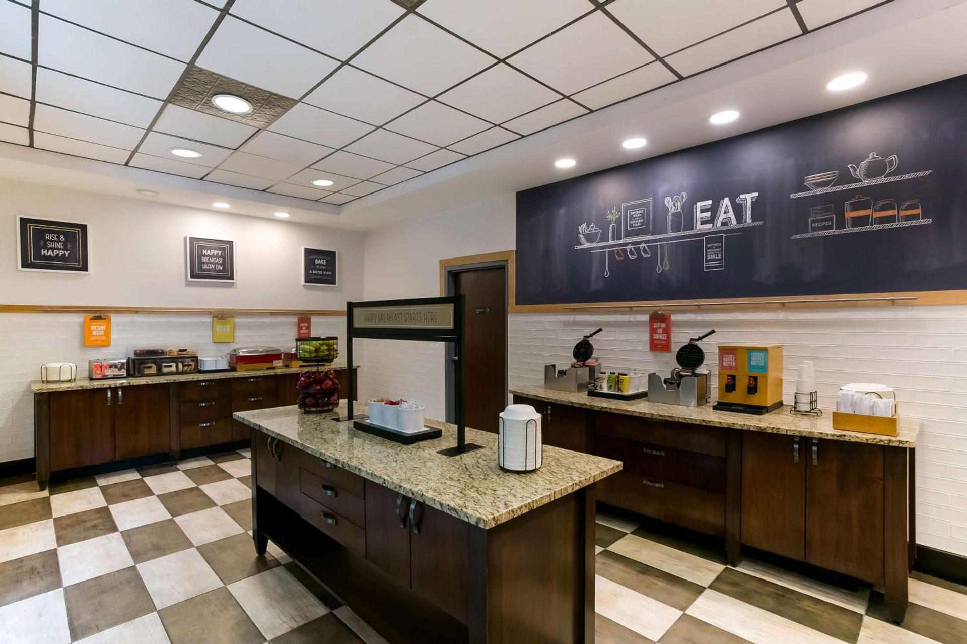 Hampton Inn & Suites Wilmington Christiana photo 9