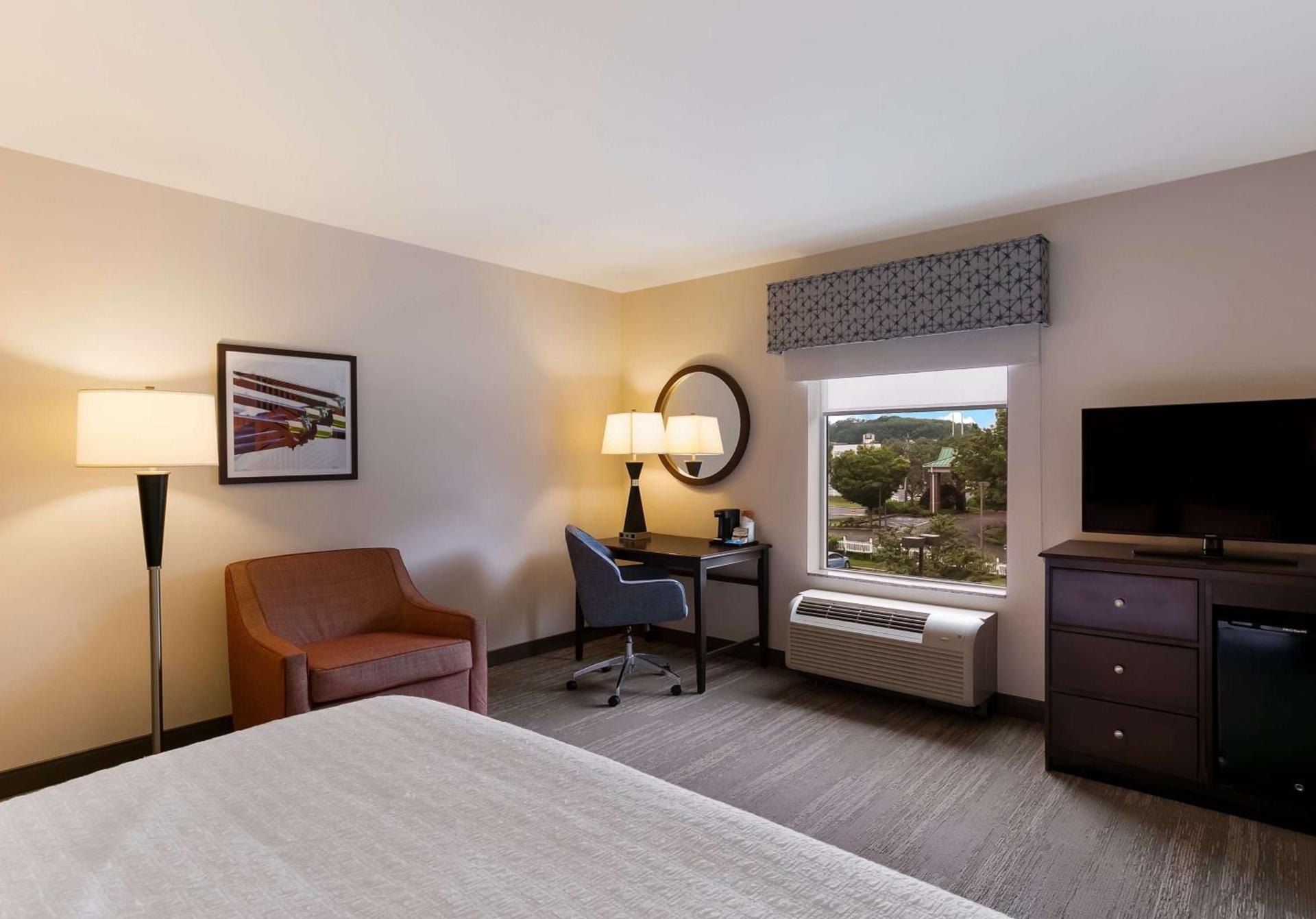 Hampton Inn & Suites Wilmington Christiana photo 21