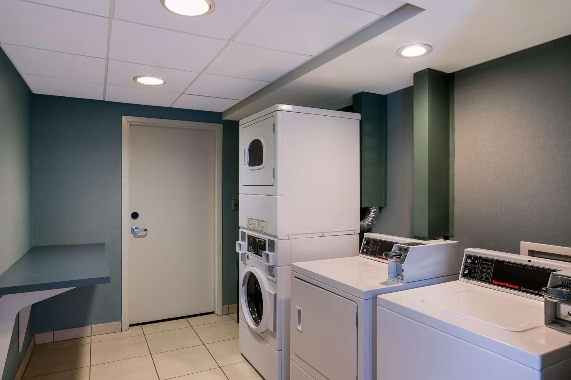Hampton Inn & Suites Wilmington Christiana photo 42
