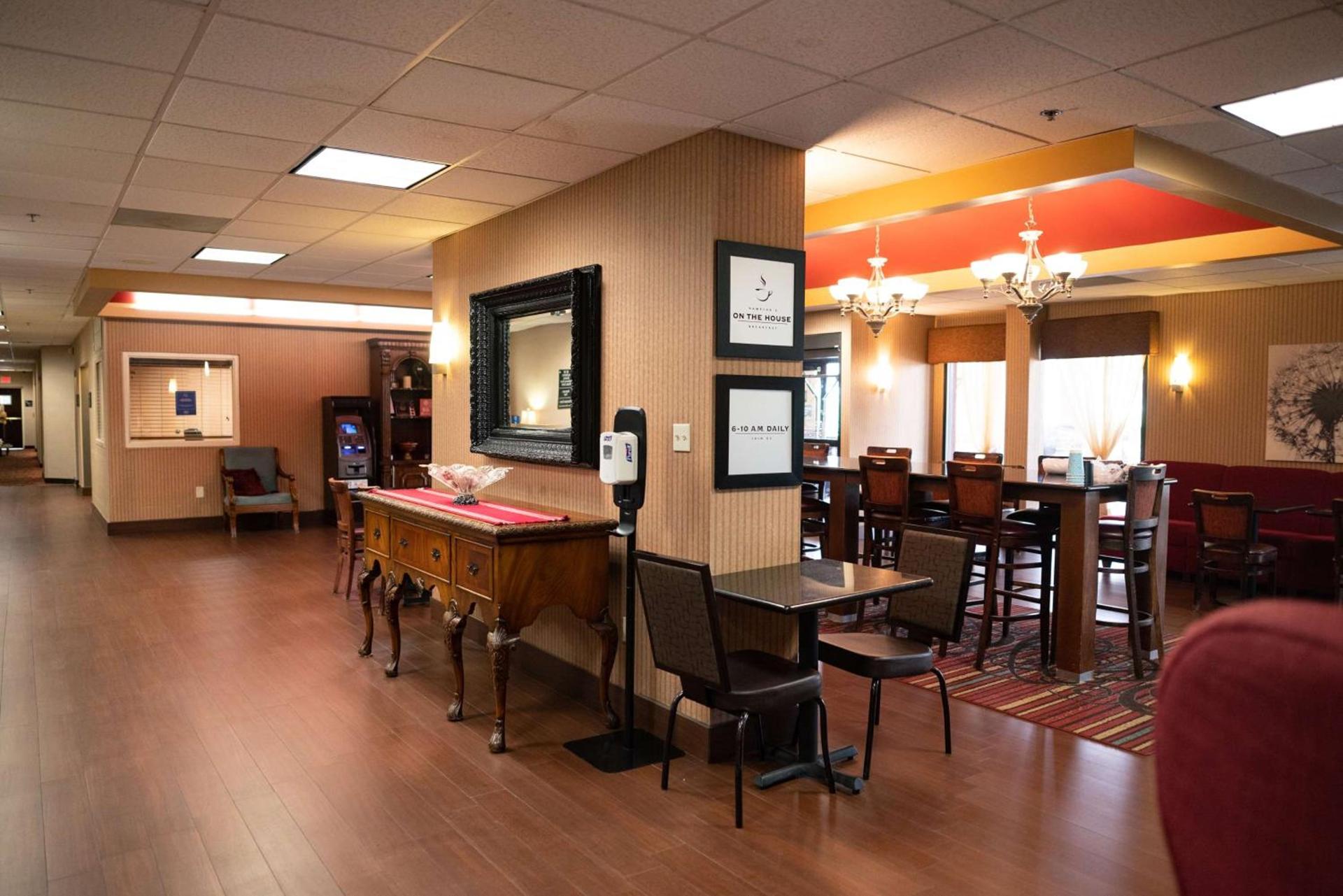 Hampton Inn Oklahoma City-Northwest photo 4