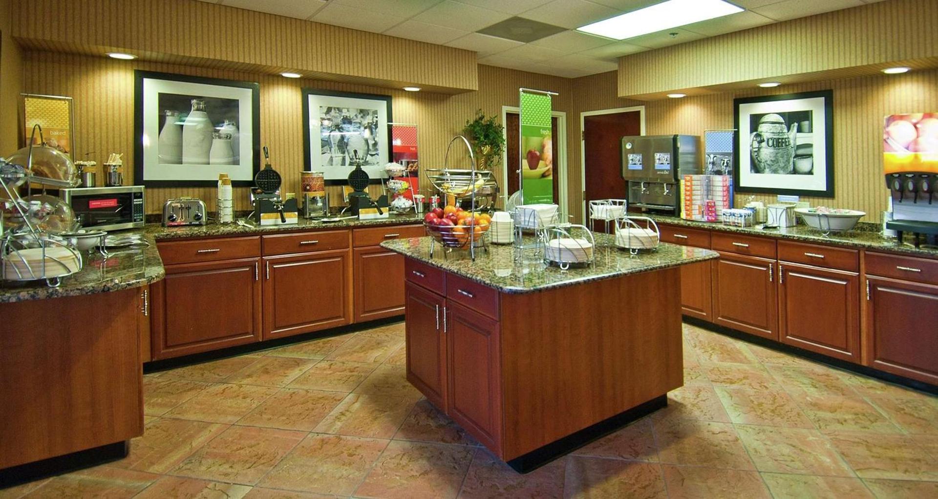 Hampton Inn Oklahoma City-Northwest photo 8