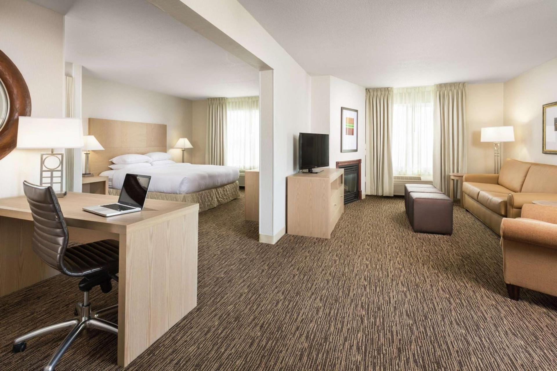 DoubleTree by Hilton Portland Tigard photo 31