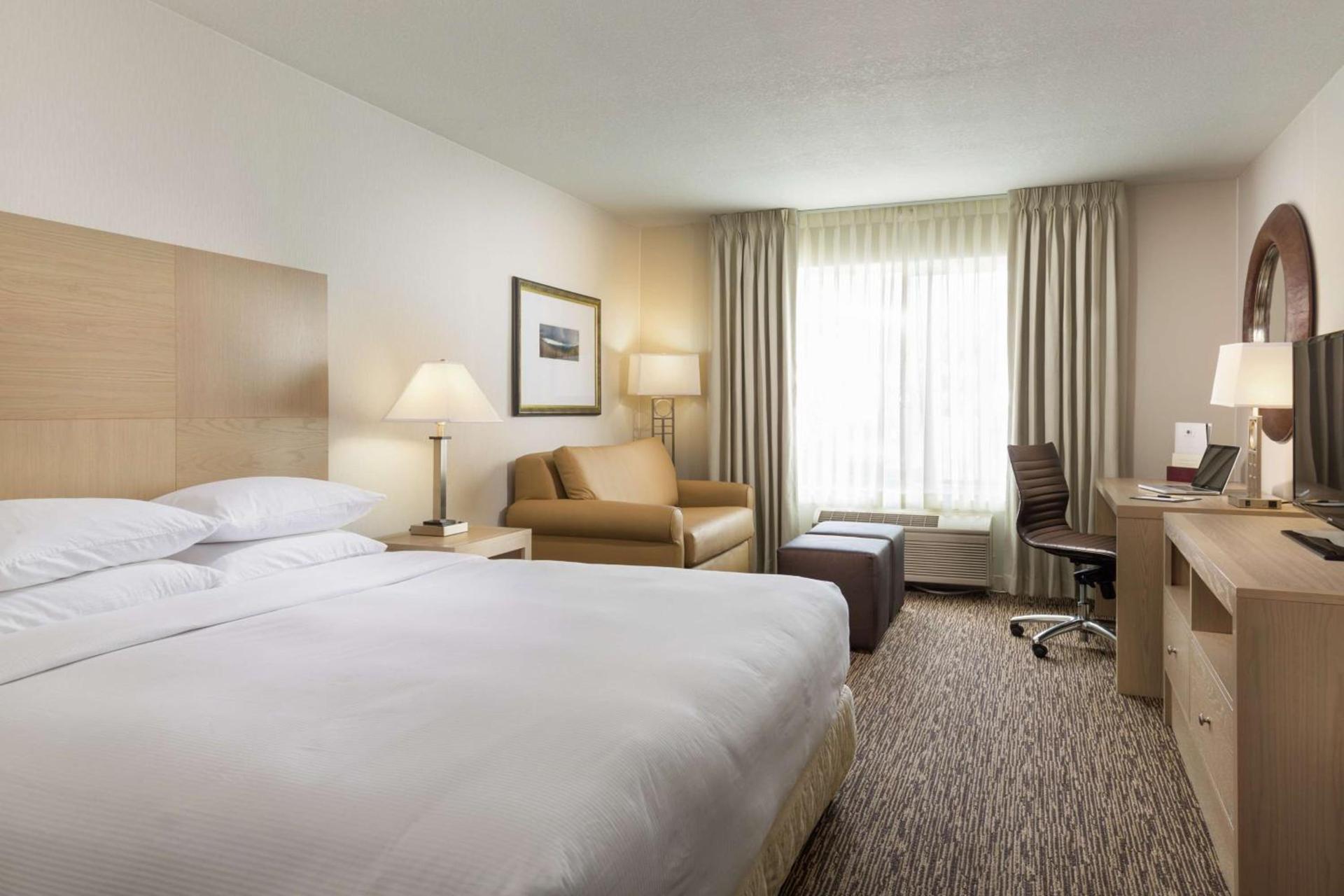 DoubleTree by Hilton Portland Tigard photo 6