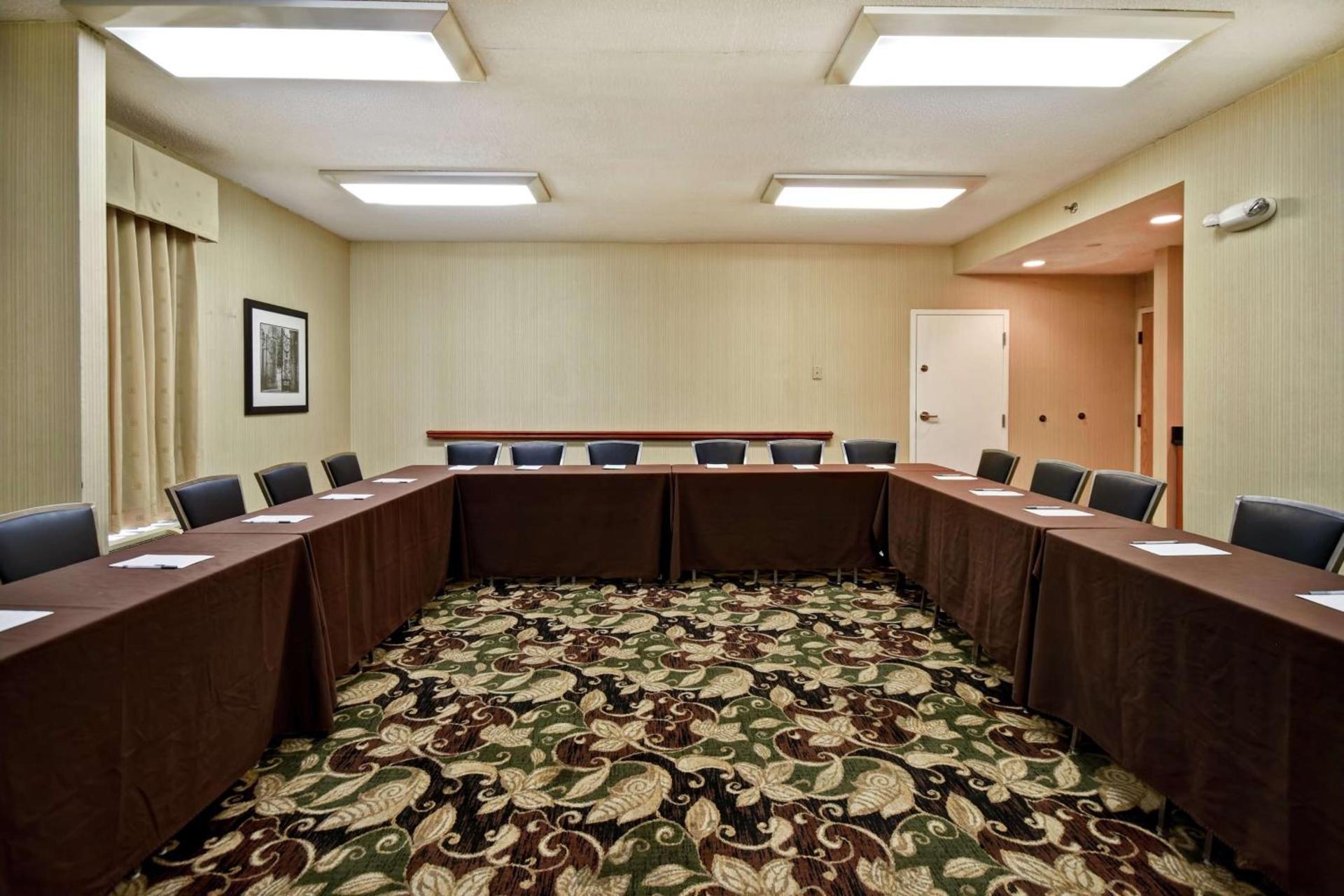 Hampton Inn St. Louis - Westport — hotel in Maryland Heights
