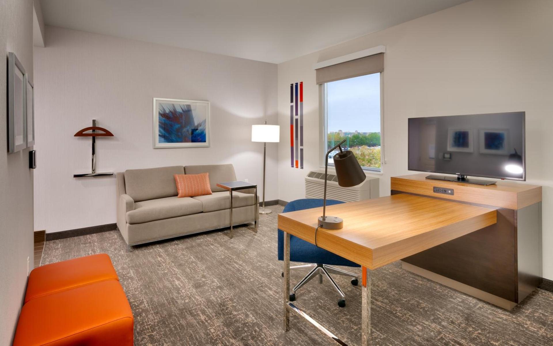 Hampton Inn & Suites Anaheim Resort Convention Center photo 17