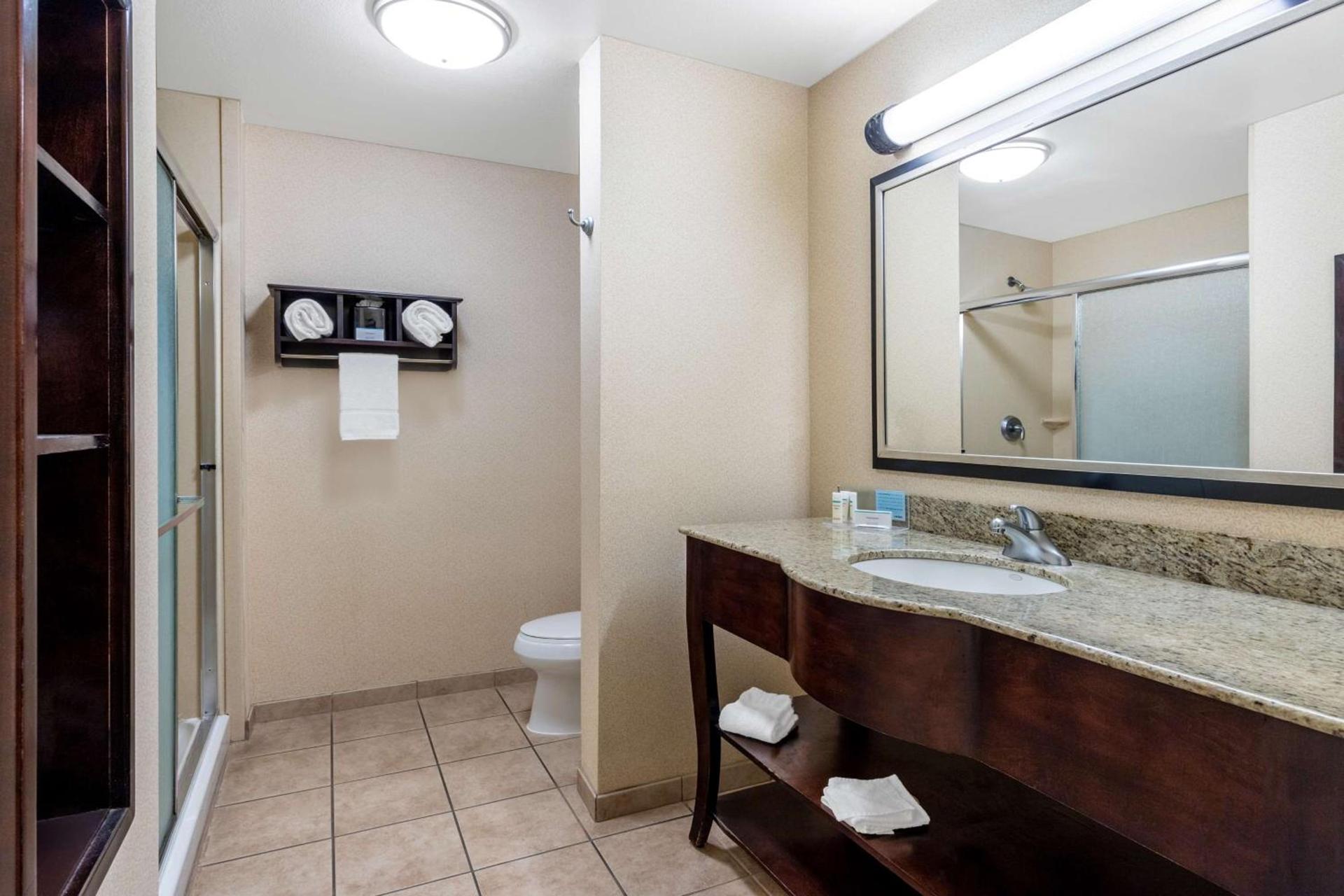 Hampton Inn & Suites Sacramento-Elk Grove Laguna I-5 photo 31