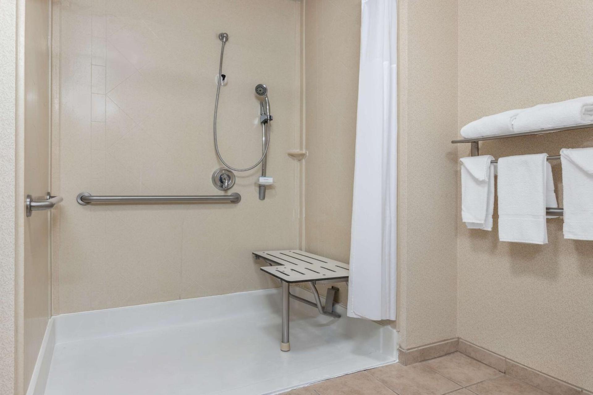 Hampton Inn & Suites Sacramento-Elk Grove Laguna I-5 photo 32
