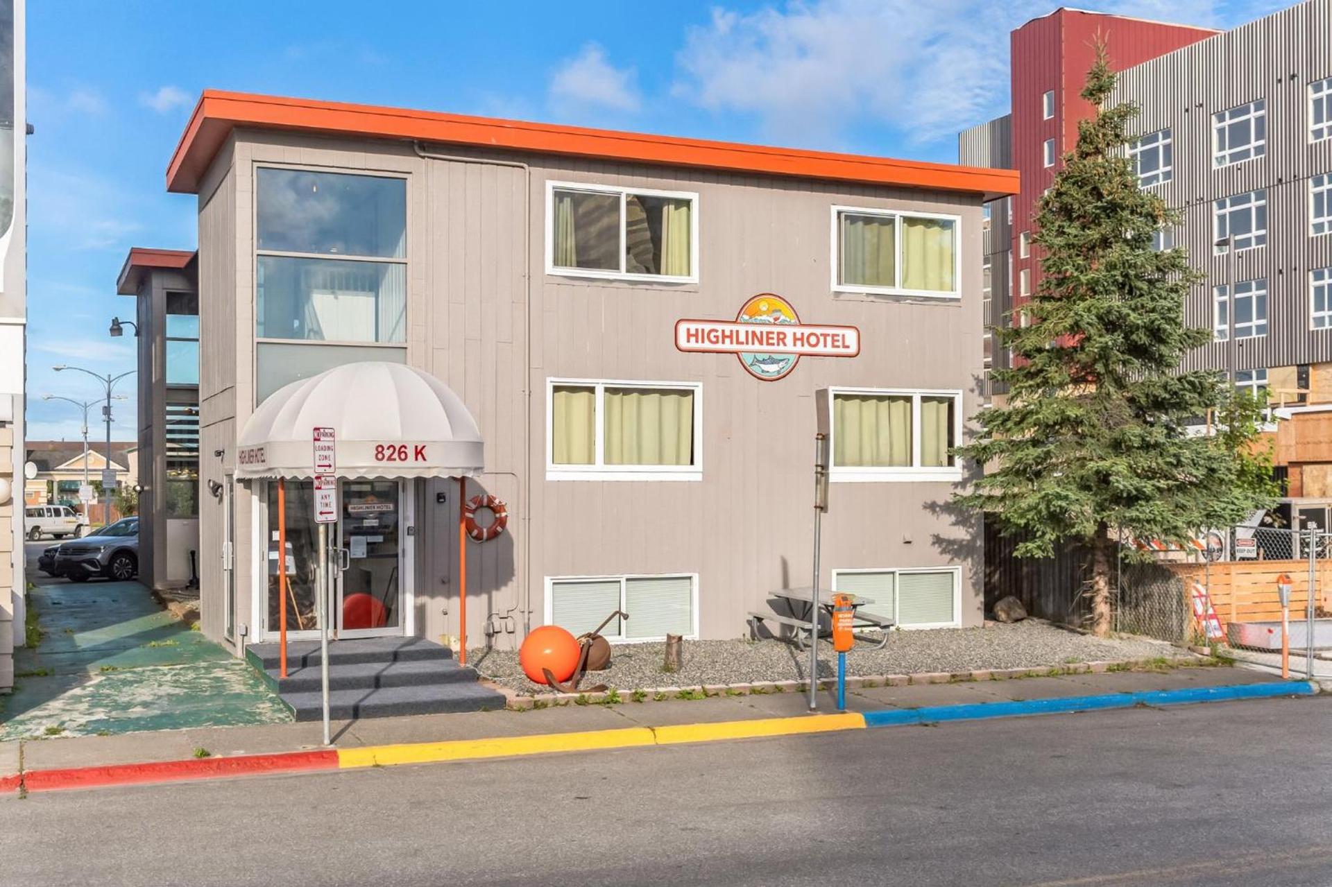 Highliner Hotel - Queen Suites photo 12