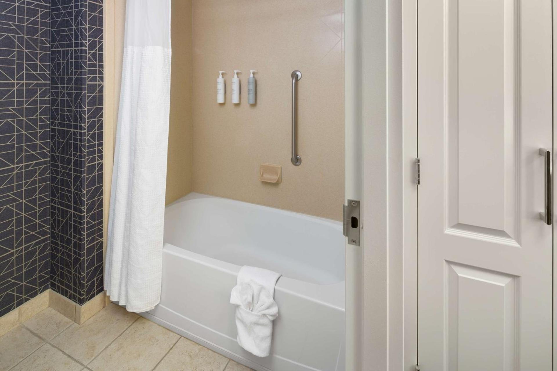 Homewood Suites by Hilton Newburgh-Stewart Airport photo 15