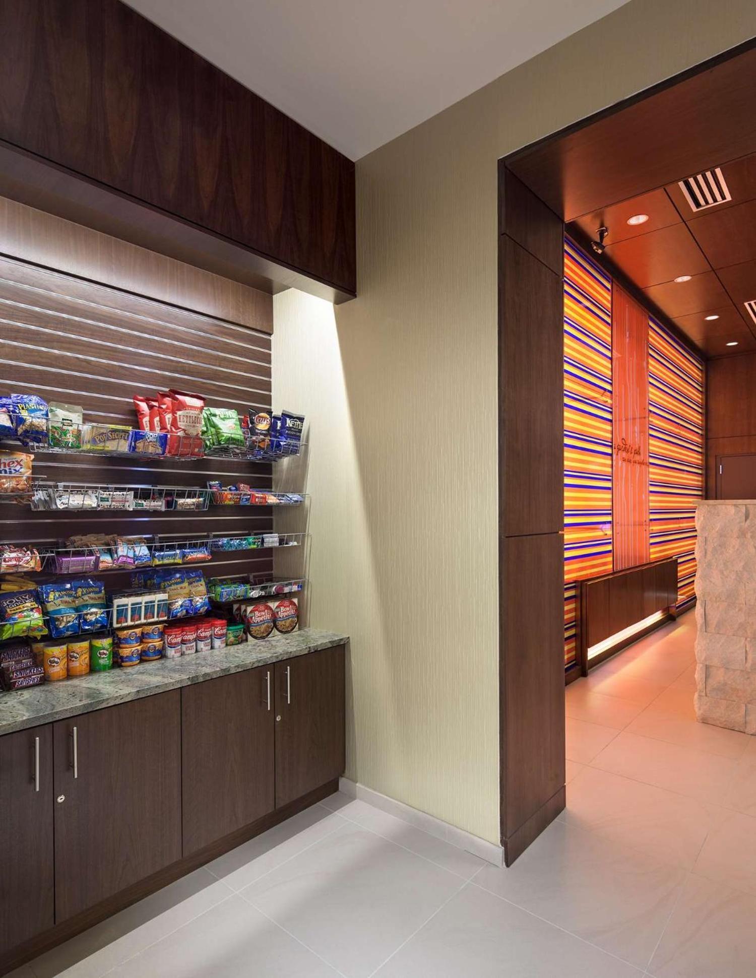 Hilton Garden Inn Atlanta Midtown photo 8
