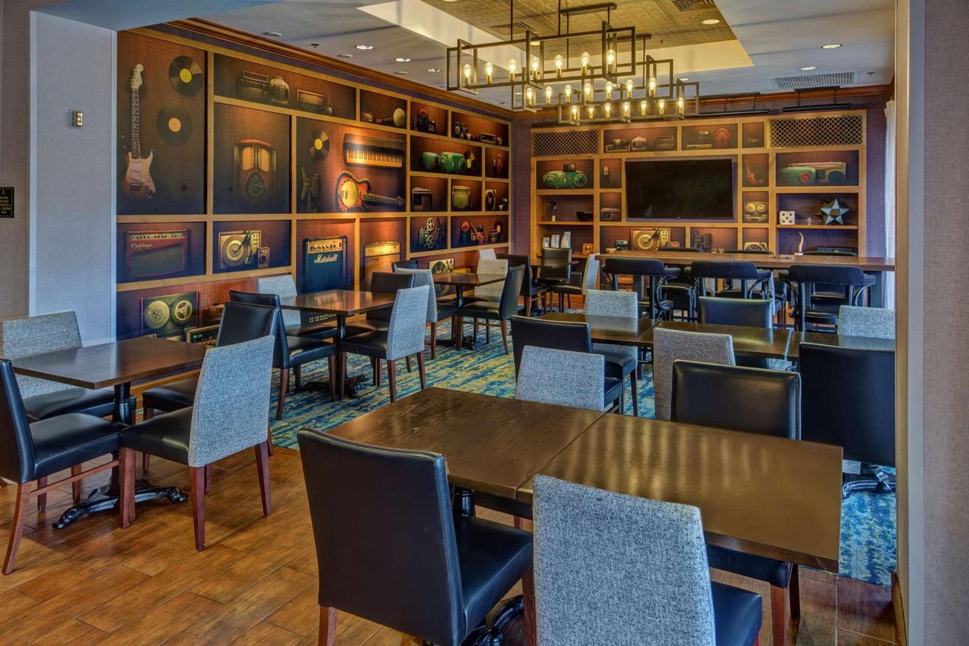 Hampton Inn & Suites Austin - Downtown photo 26