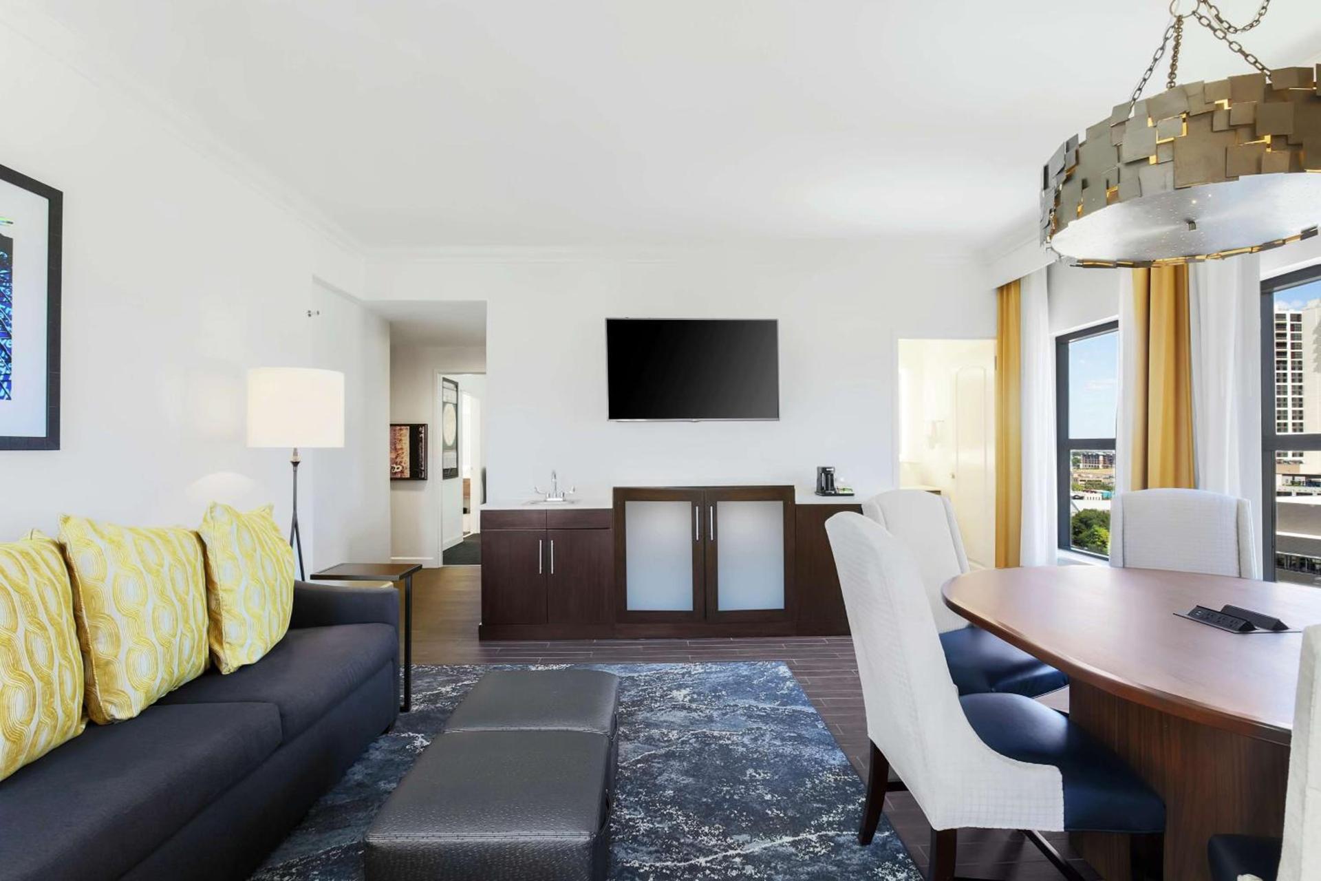 Hampton Inn & Suites Austin - Downtown photo 39