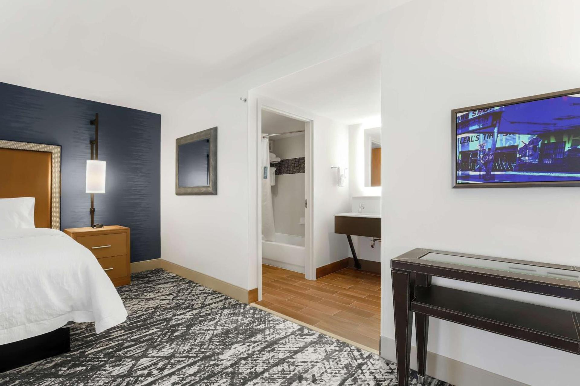 Hampton Inn & Suites Austin - Downtown photo 41