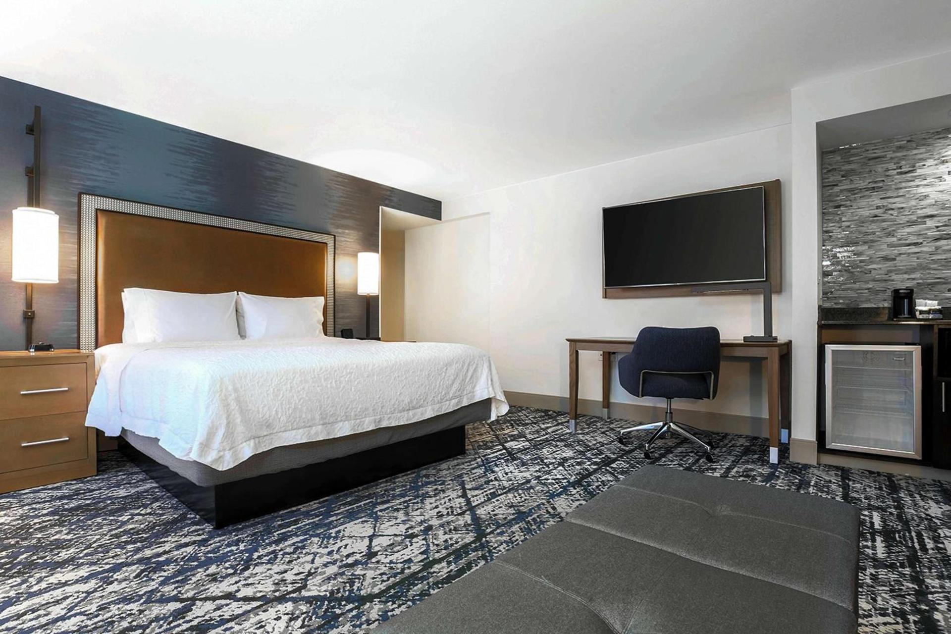 Hampton Inn & Suites Austin - Downtown photo 46