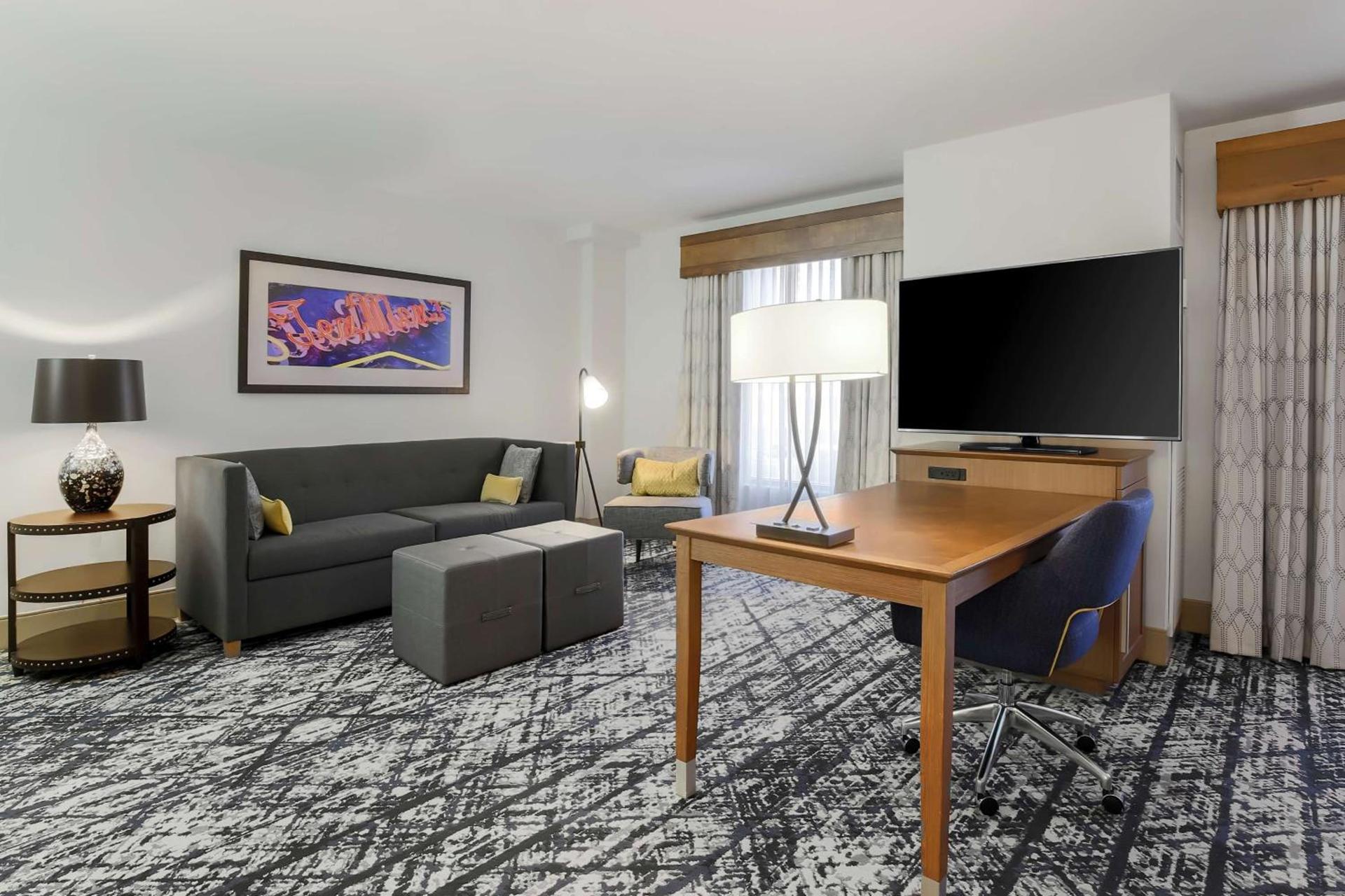 Hampton Inn & Suites Austin - Downtown photo 42