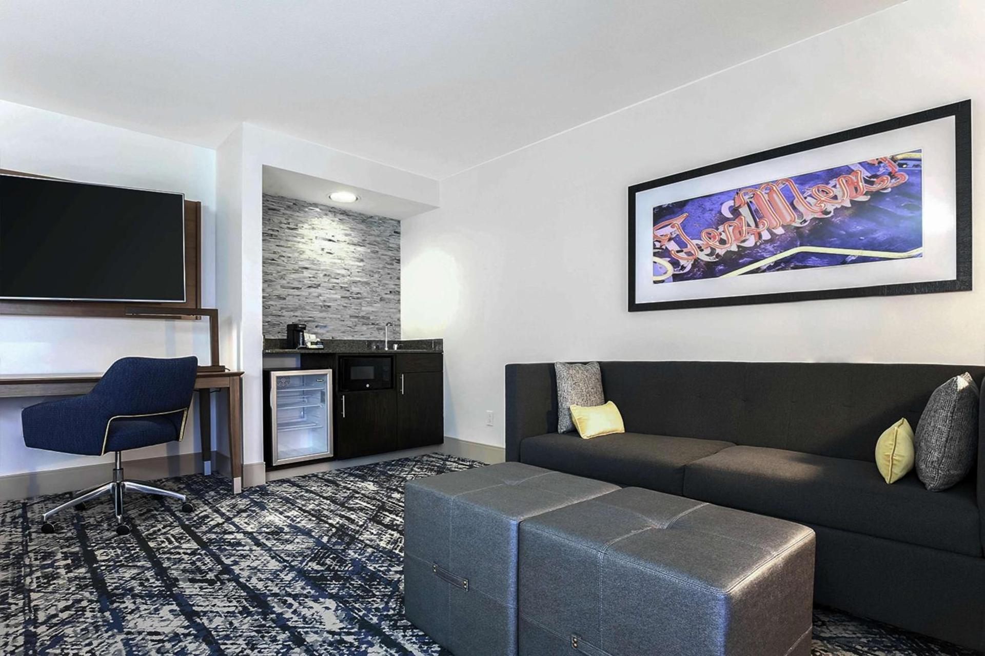 Hampton Inn & Suites Austin - Downtown photo 47