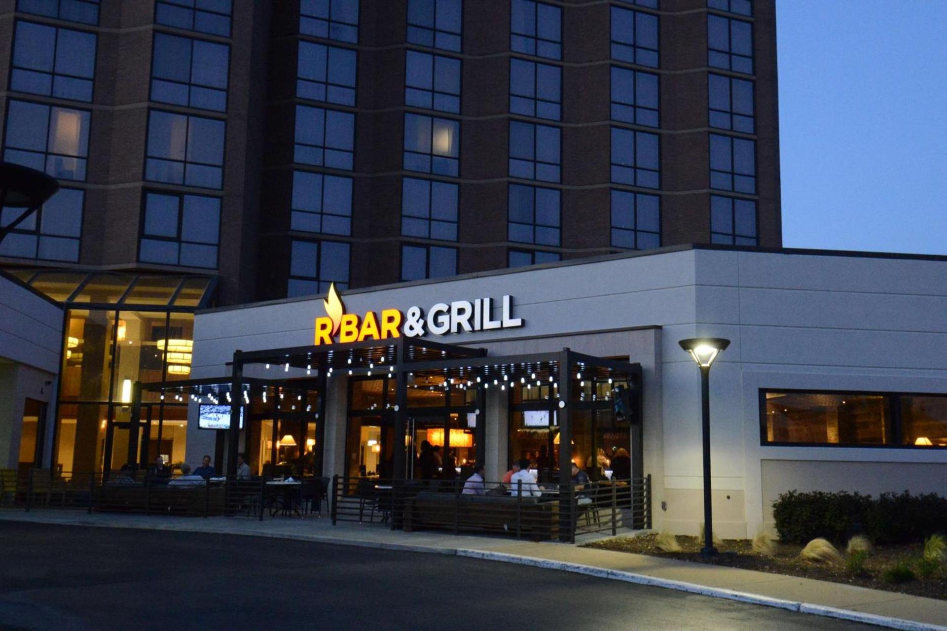 Hilton Arlington photo 9