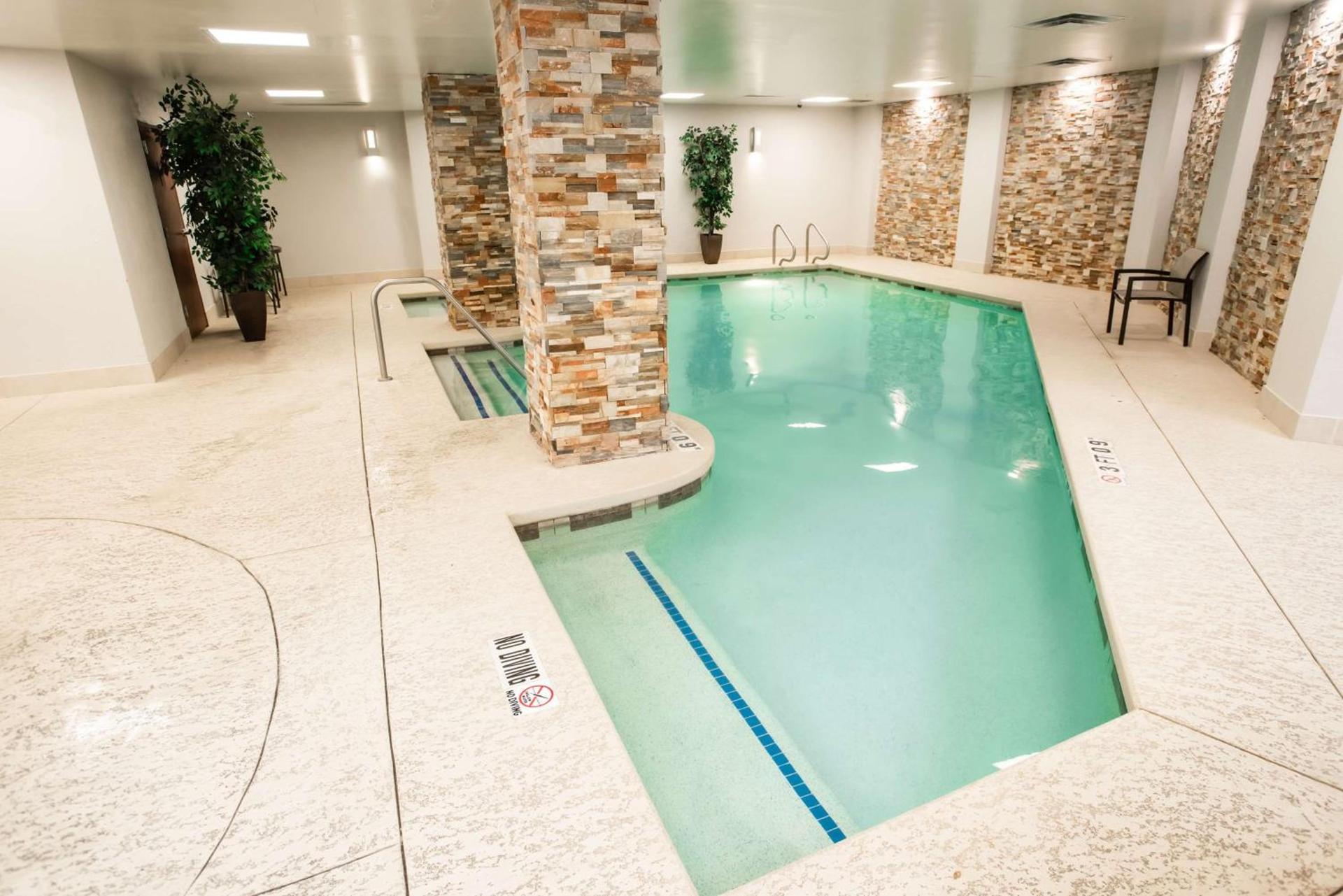 Embassy Suites by Hilton Austin Downtown South Congress photo 6