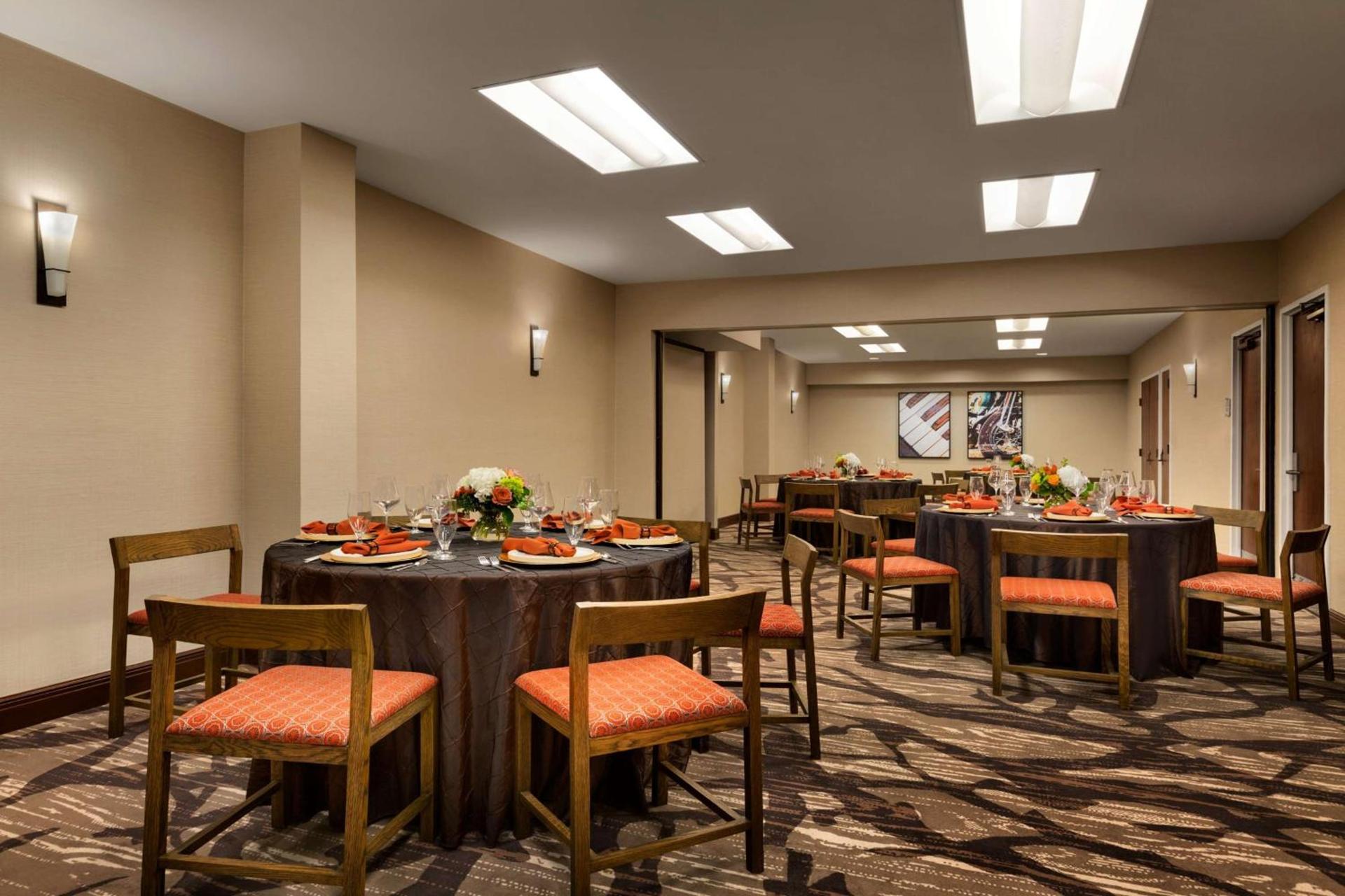 Embassy Suites by Hilton Austin Downtown South Congress photo 9