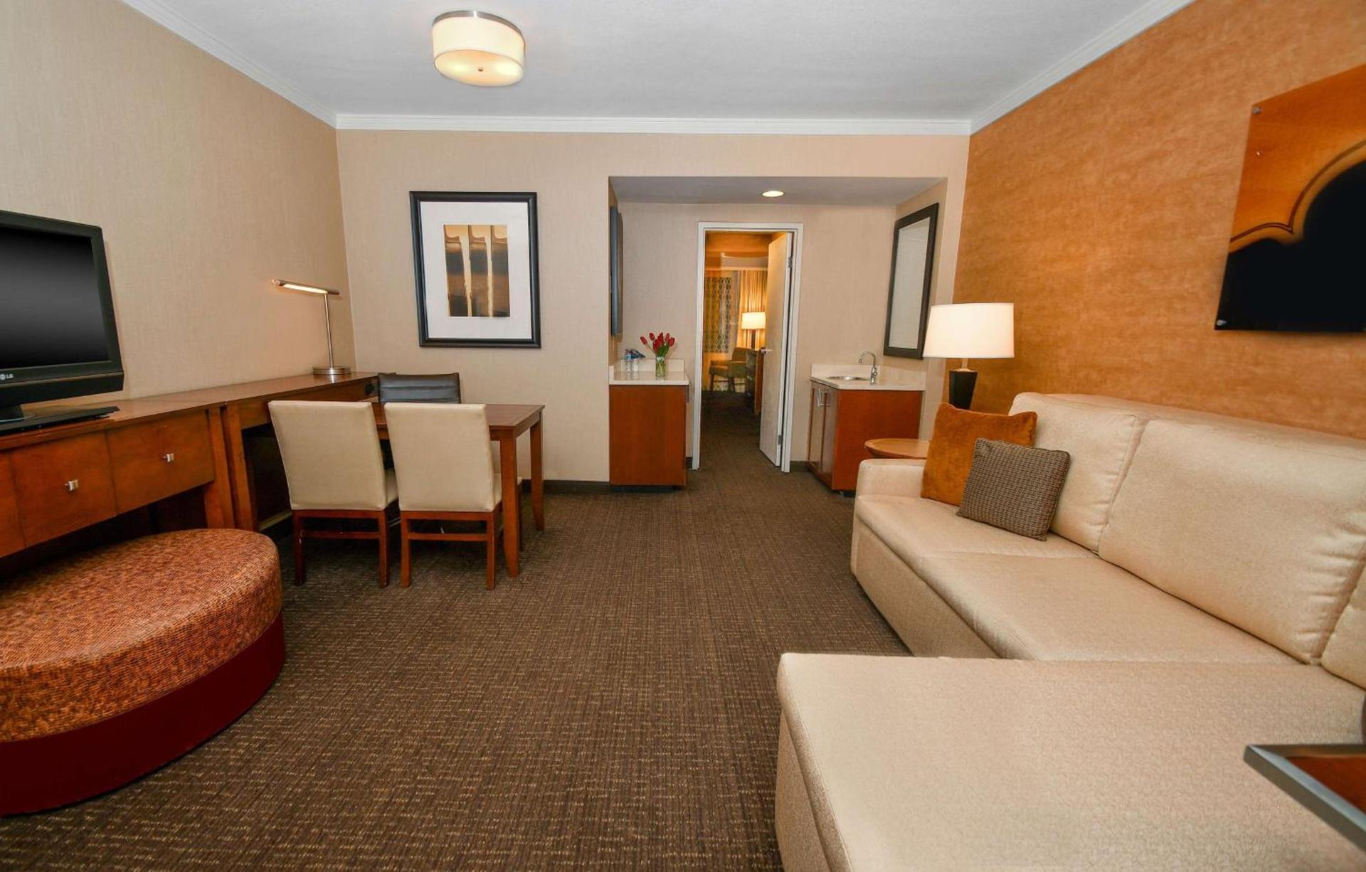 Embassy Suites by Hilton Austin Downtown South Congress photo 19