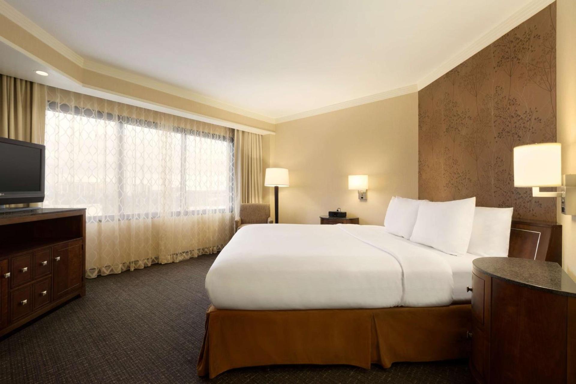Embassy Suites by Hilton Austin Downtown South Congress photo 49