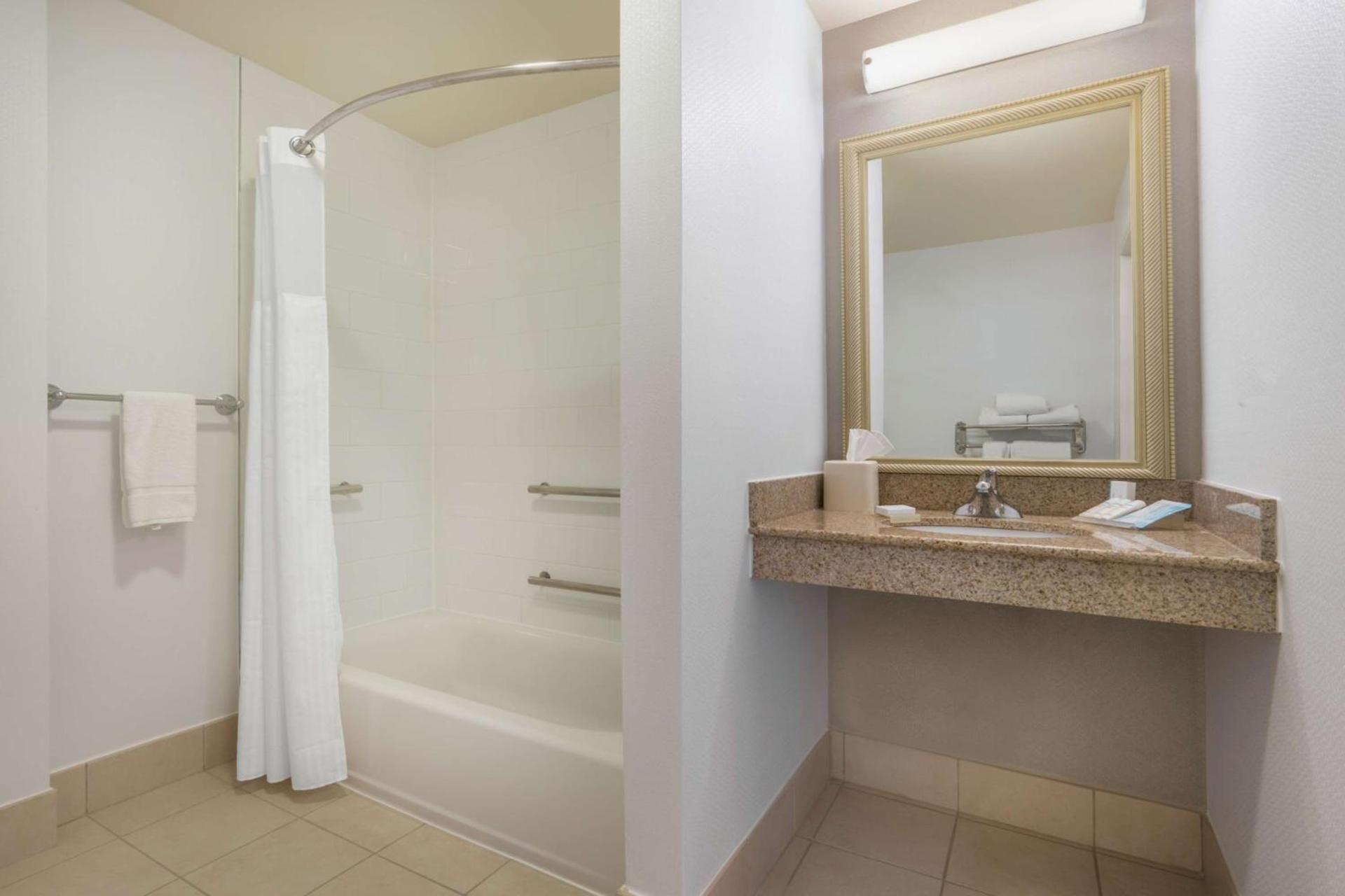 Hilton Garden Inn Blacksburg University photo 23