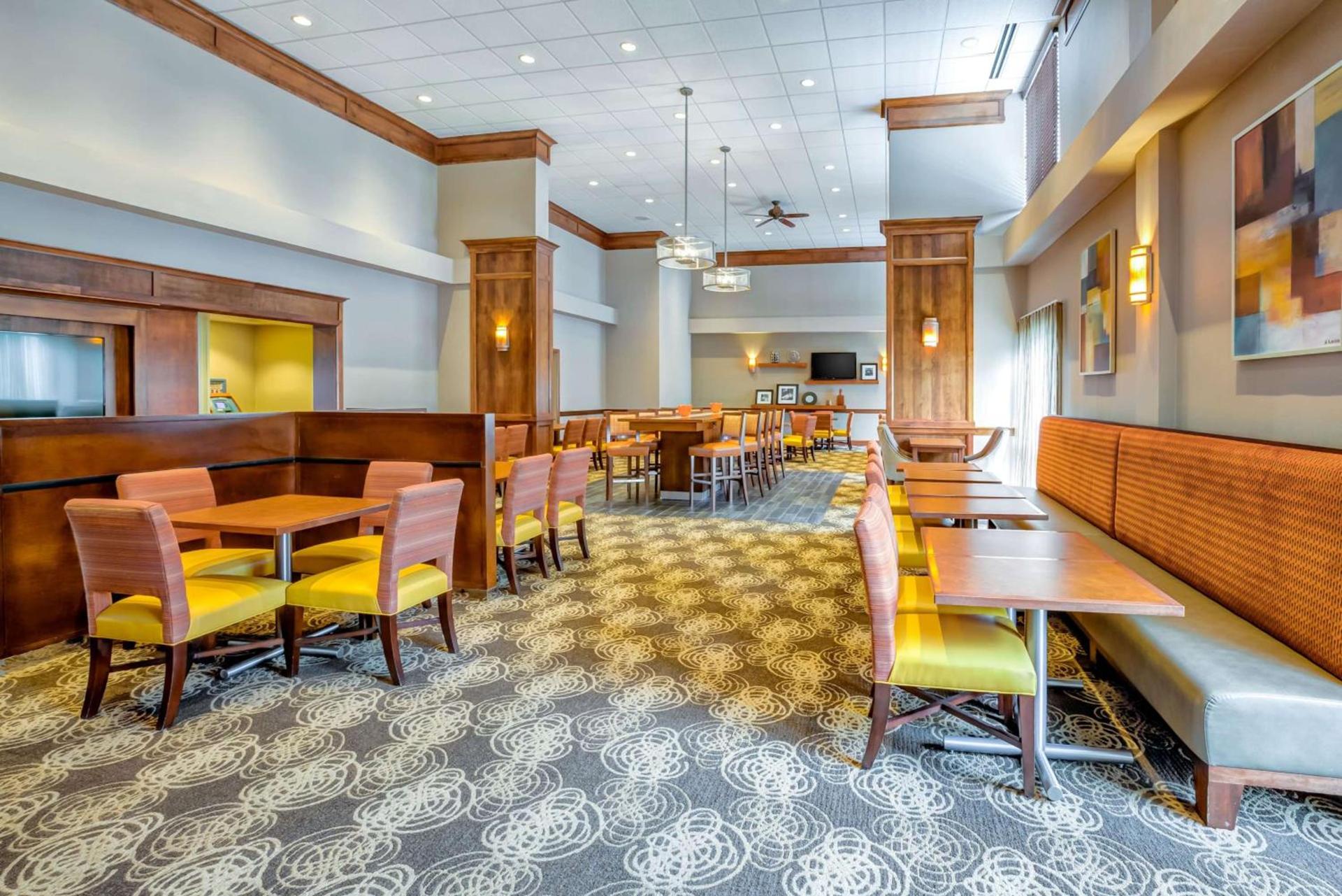 Hampton Inn Boston-Norwood photo 6