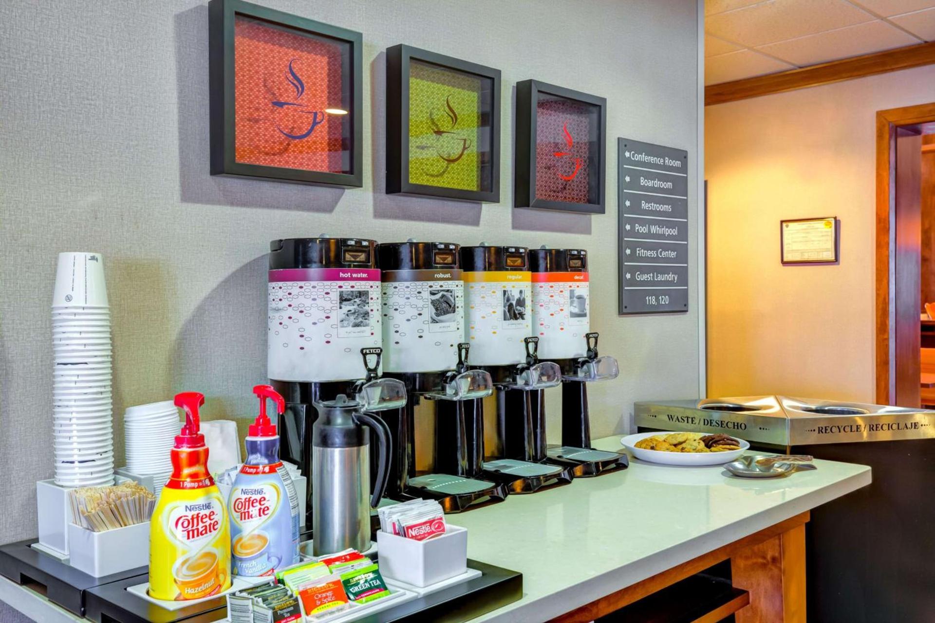 Hampton Inn Boston-Norwood photo 12