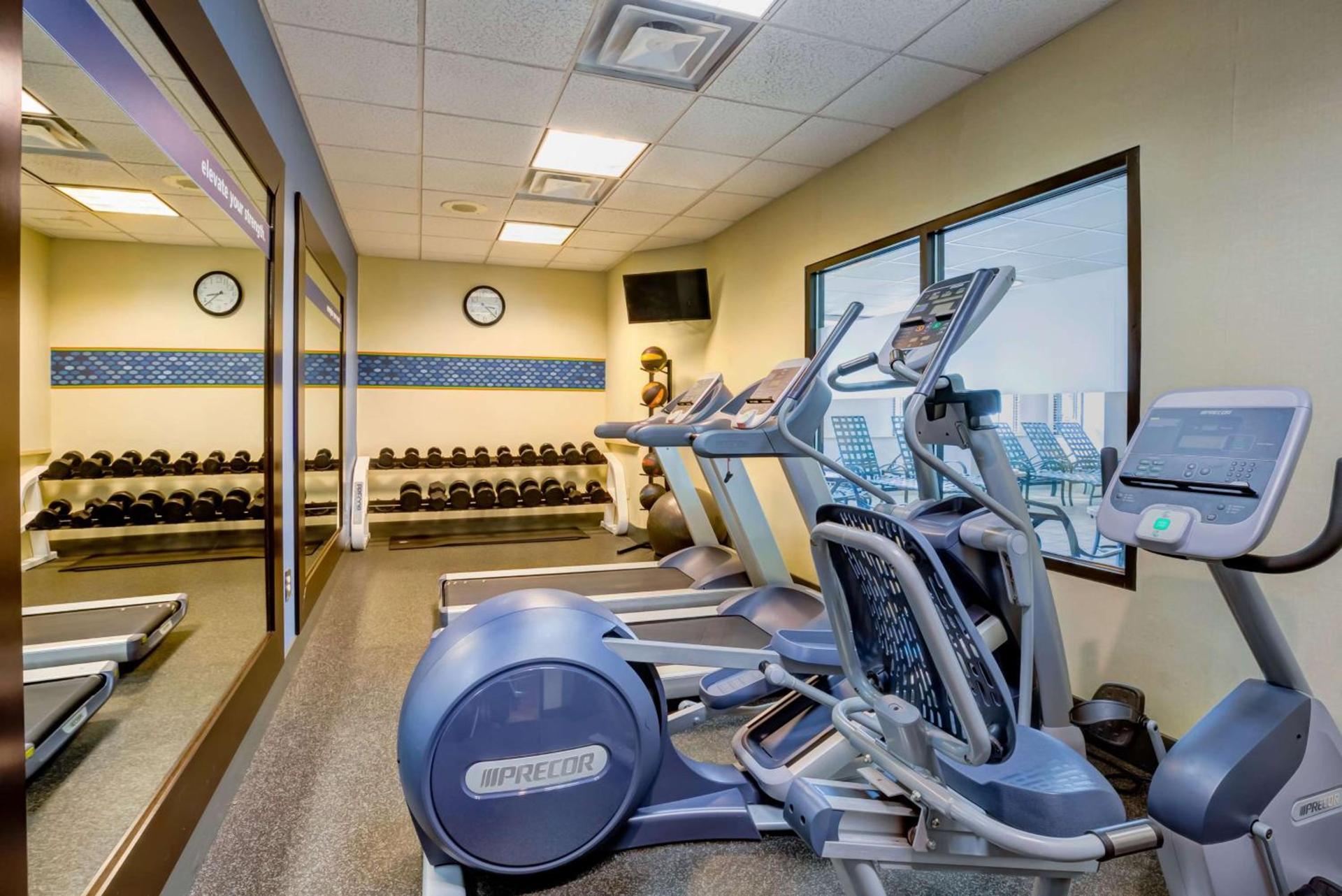 Hampton Inn Boston-Norwood photo 17