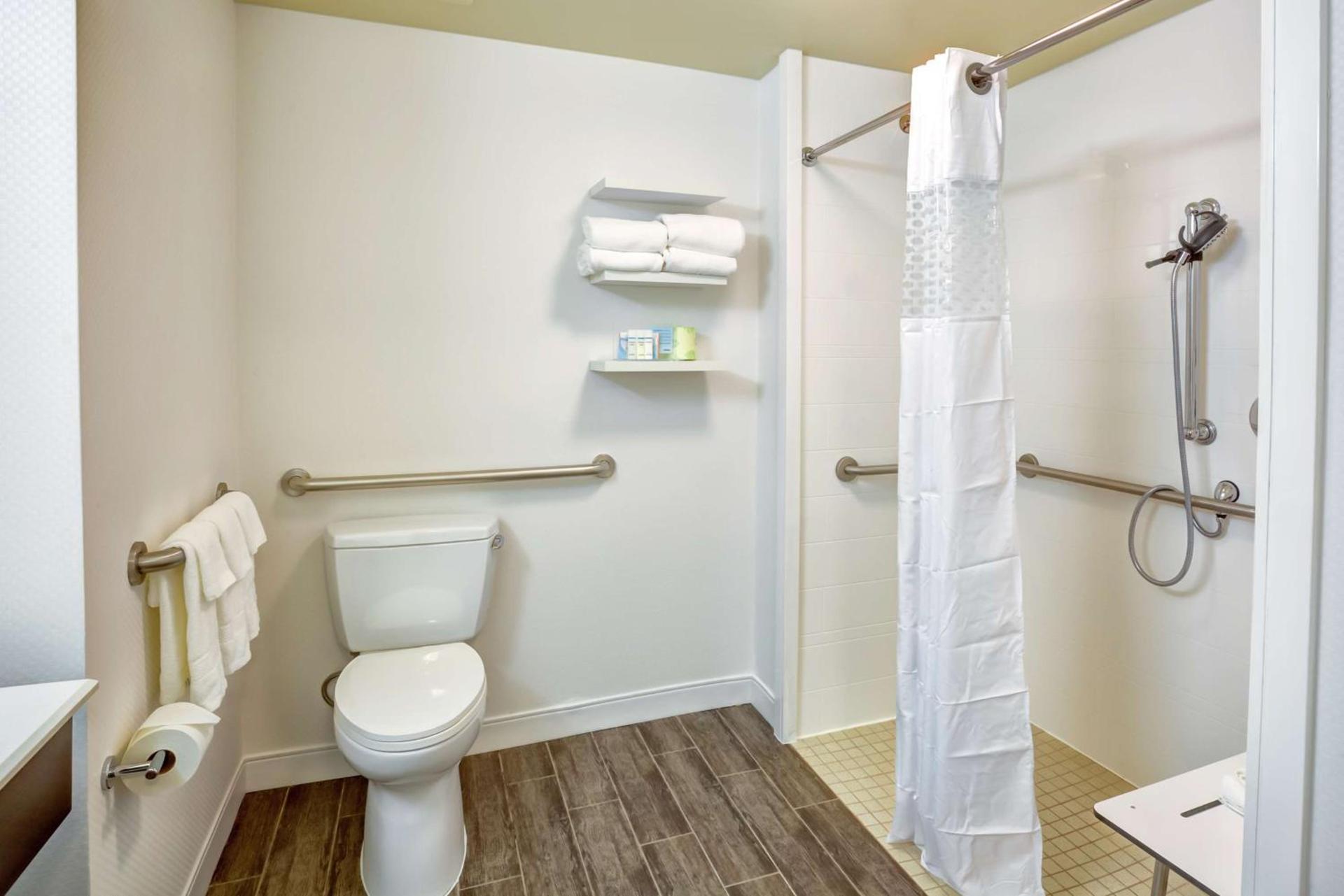 Hampton Inn Boston-Norwood photo 18