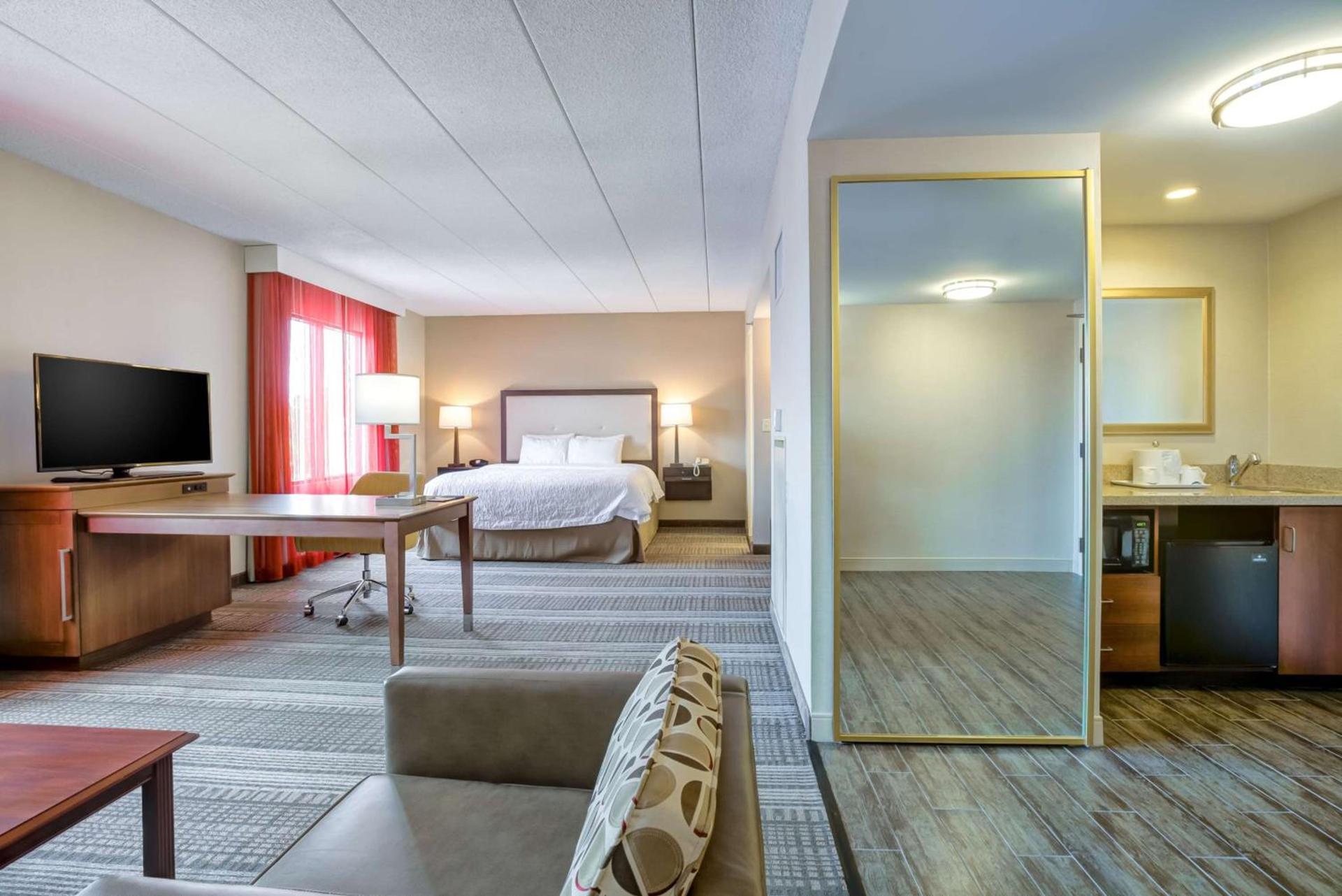 Hampton Inn Boston-Norwood photo 21
