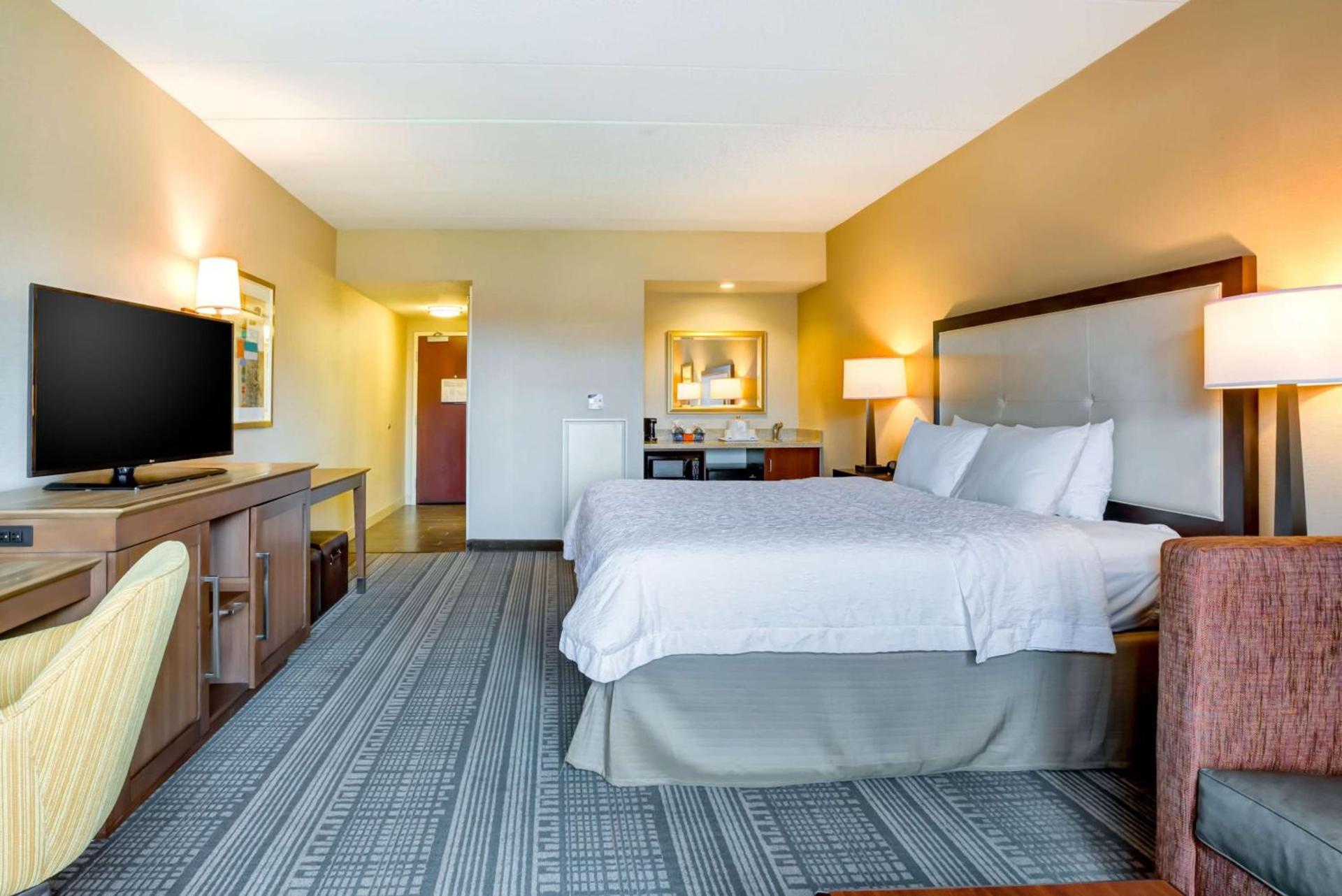Hampton Inn Boston-Norwood photo 33