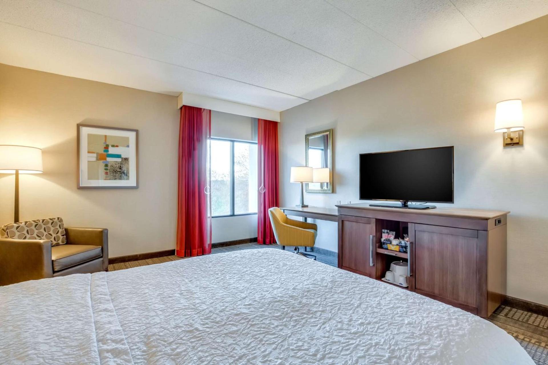 Hampton Inn Boston-Norwood photo 35