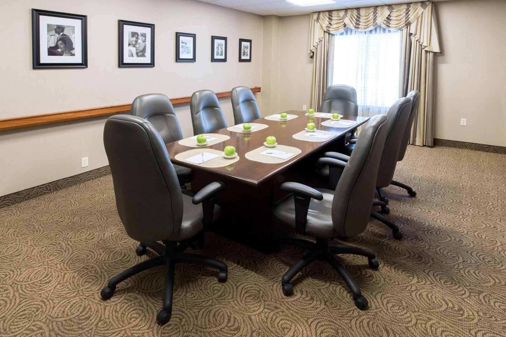 Hampton Inn Boston-Norwood photo 50