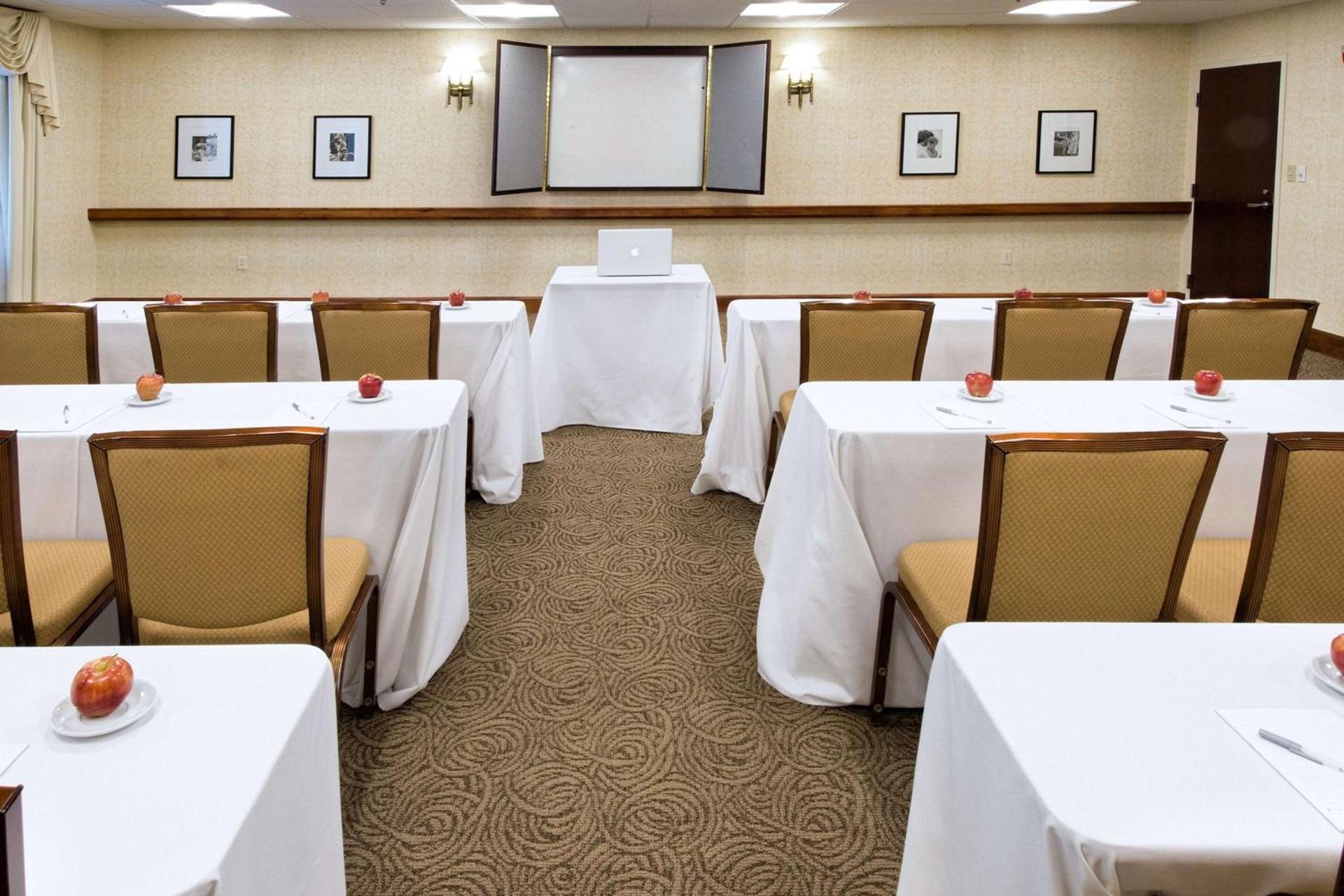 Hampton Inn Boston-Norwood photo 56