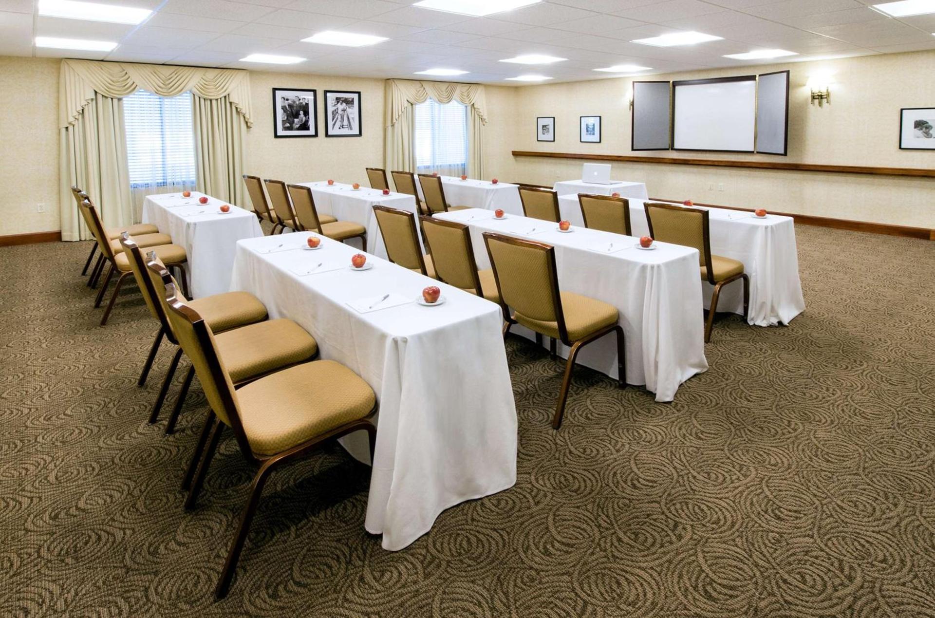 Hampton Inn Boston-Norwood photo 58