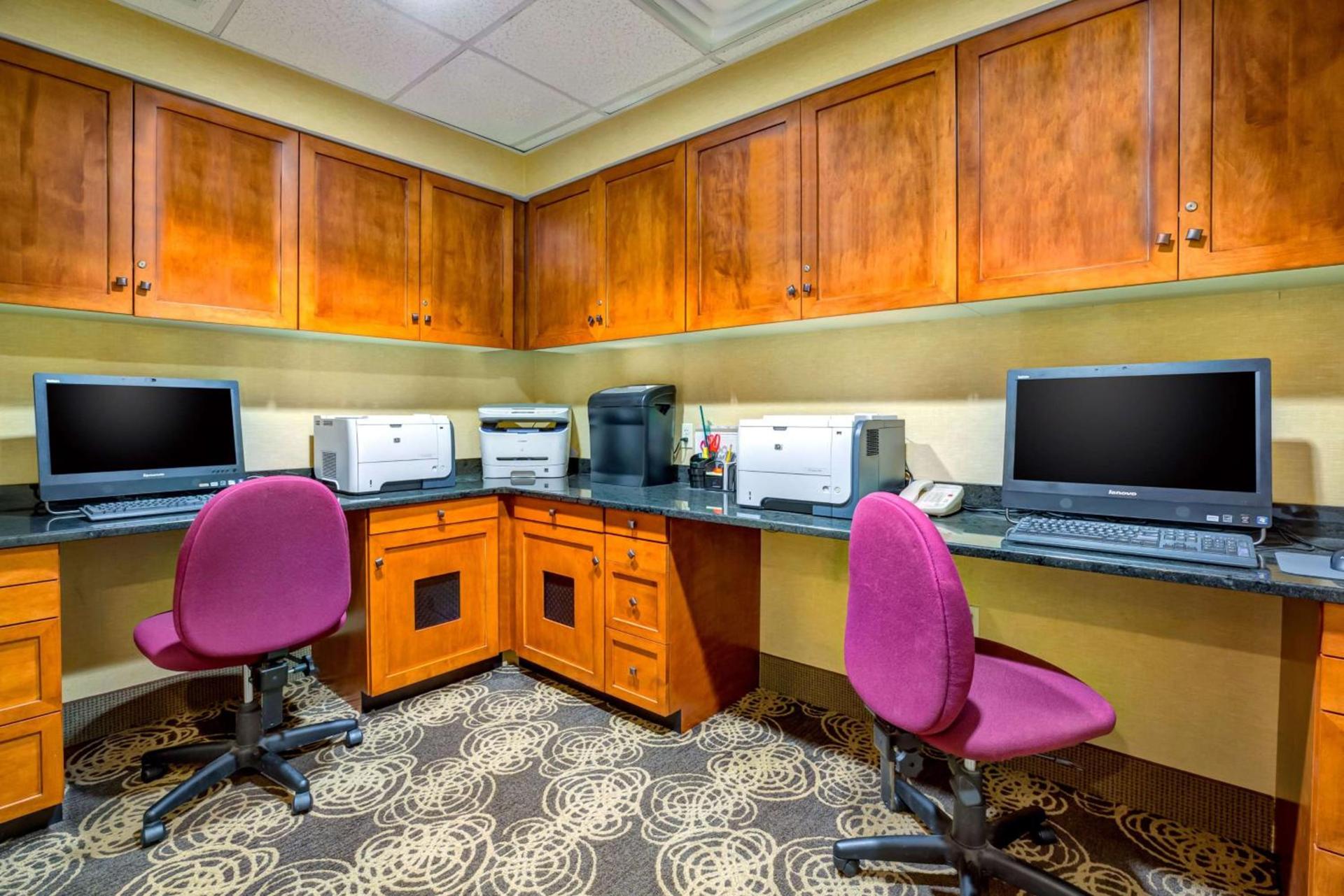 Hampton Inn Boston-Norwood photo 60