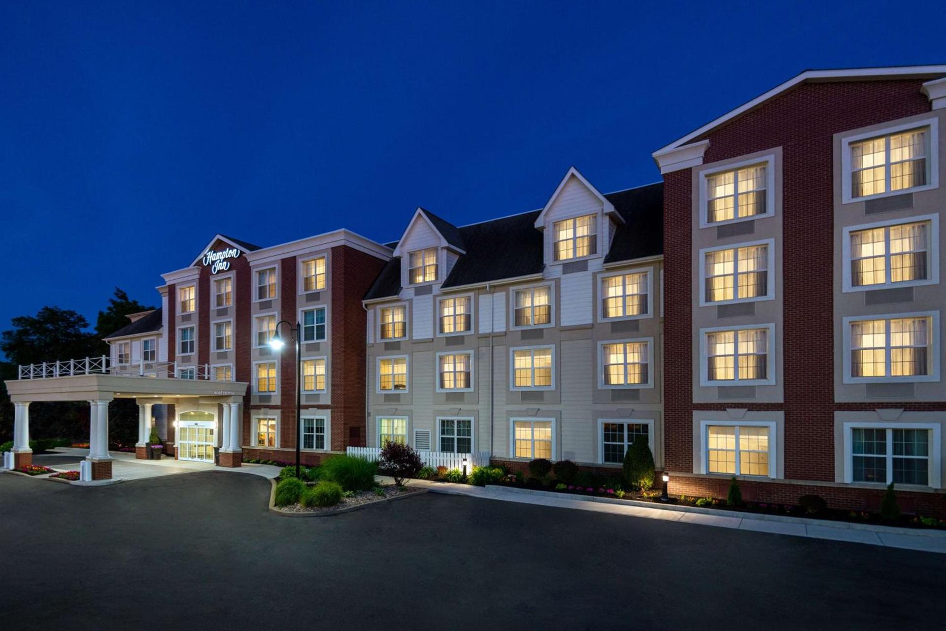 Hampton Inn Buffalo-Williamsville photo 2