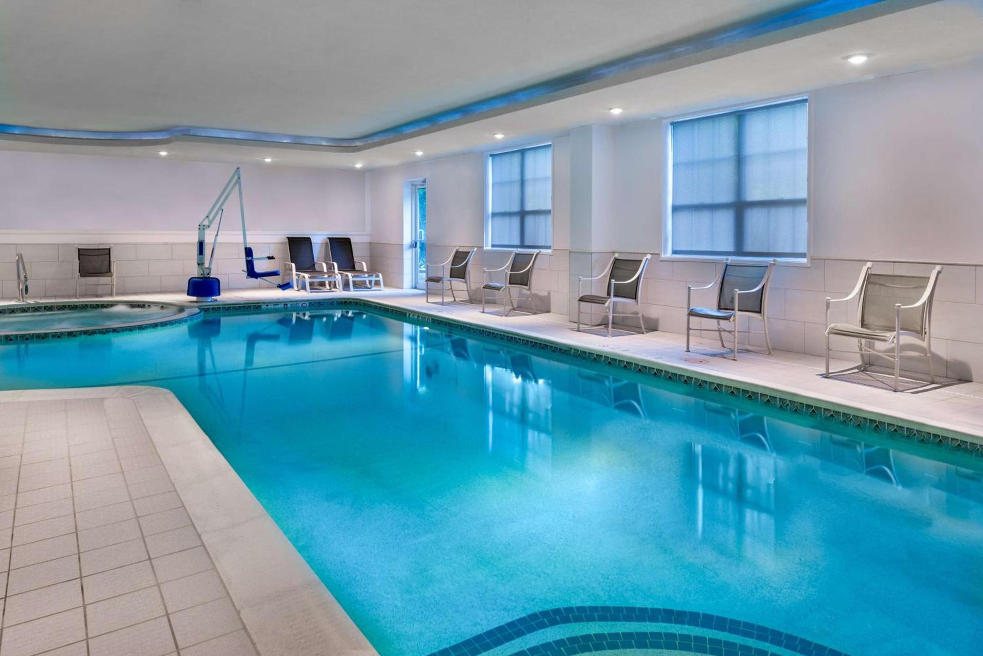 Hampton Inn Buffalo-Williamsville photo 9