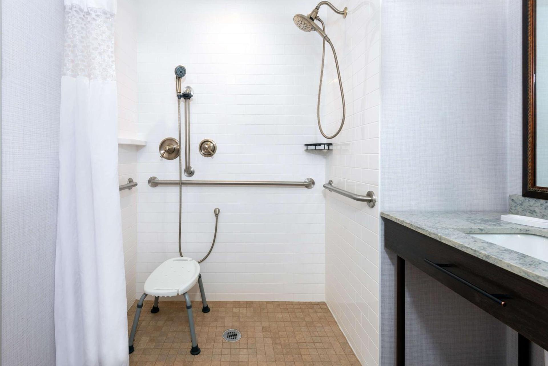 Hampton Inn Buffalo-Williamsville photo 17