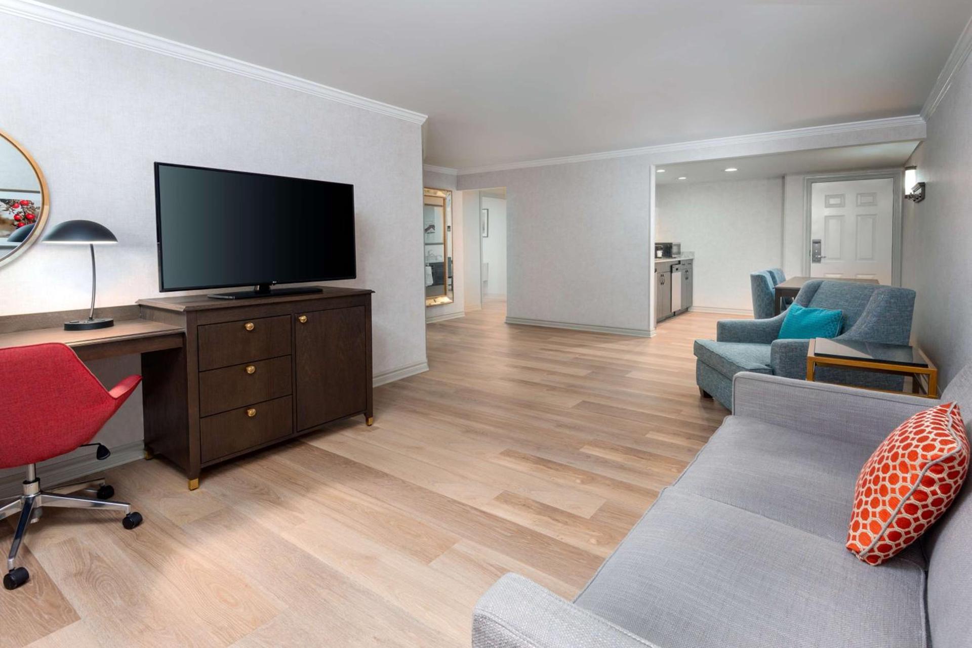 Hampton Inn Buffalo-Williamsville photo 38