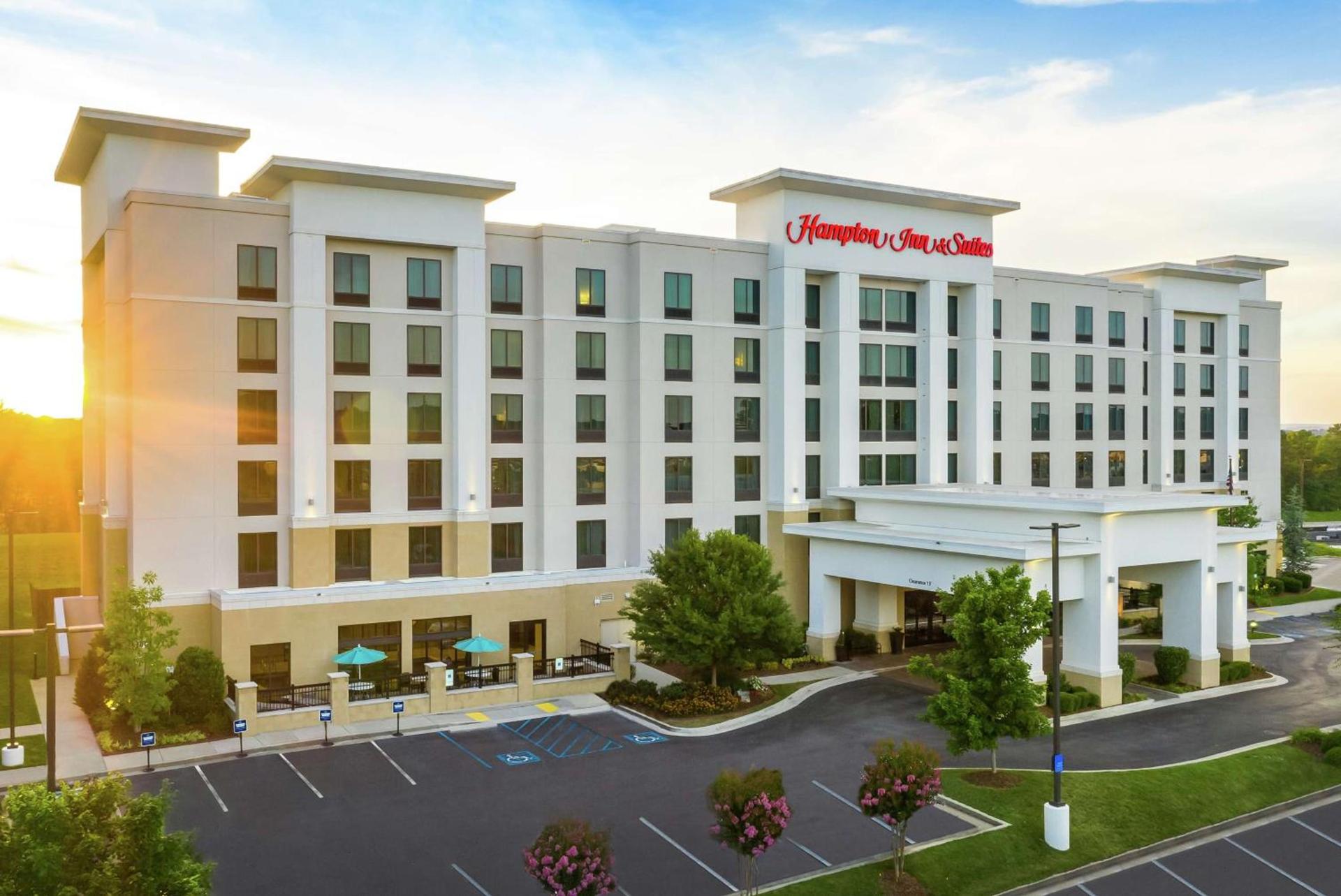 Hampton Inn & Suites Chattanooga/Hamilton Place photo 2