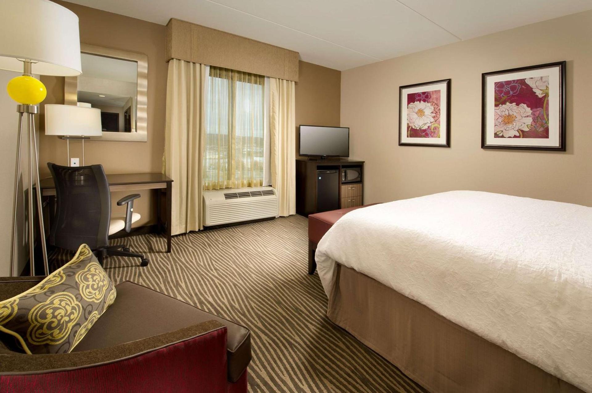 Hampton Inn & Suites Chattanooga/Hamilton Place photo 16